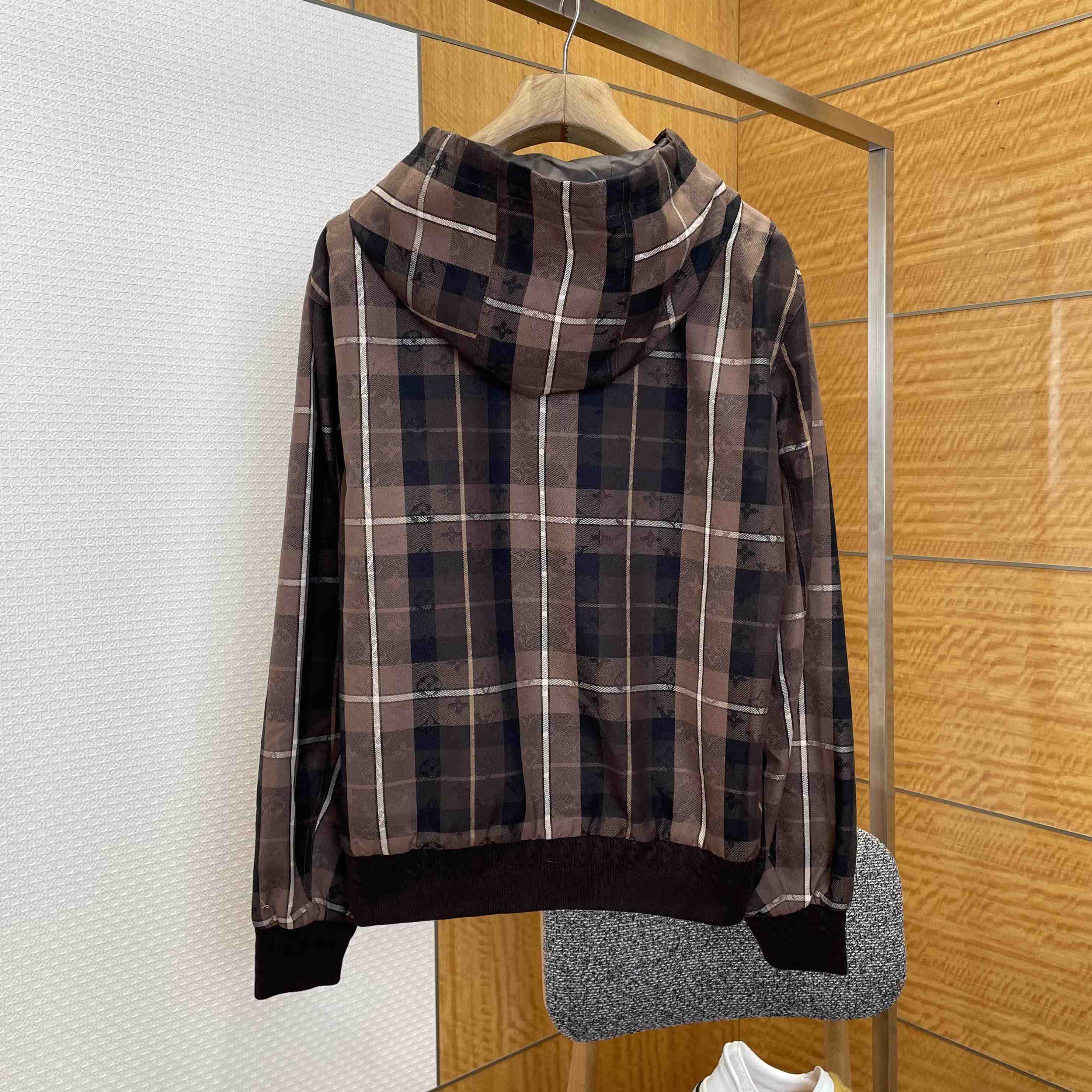 Louis Vuitton Tailored Hooded Blouson   1AIJQ7 - DesignerGu