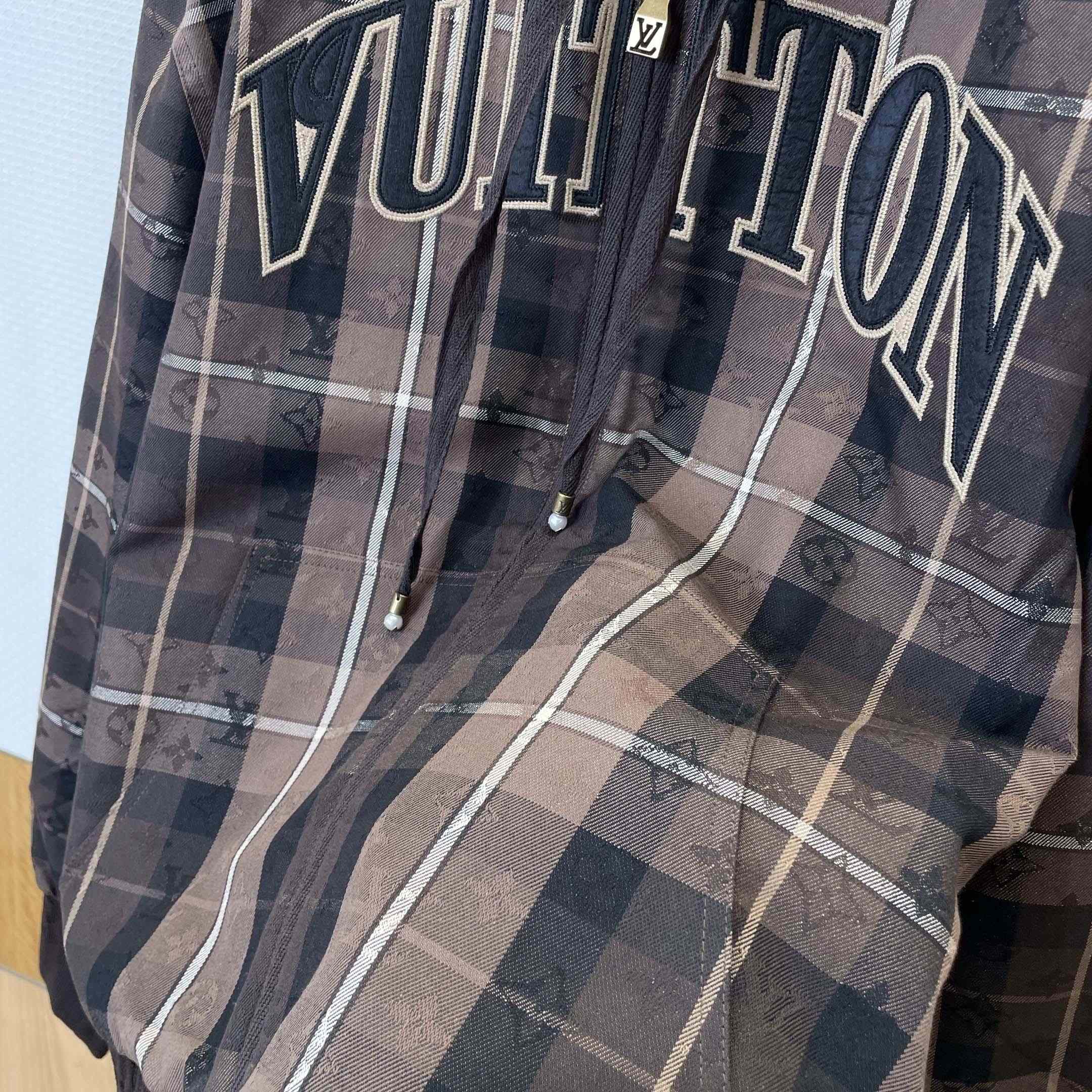 Louis Vuitton Tailored Hooded Blouson   1AIJQ7 - DesignerGu