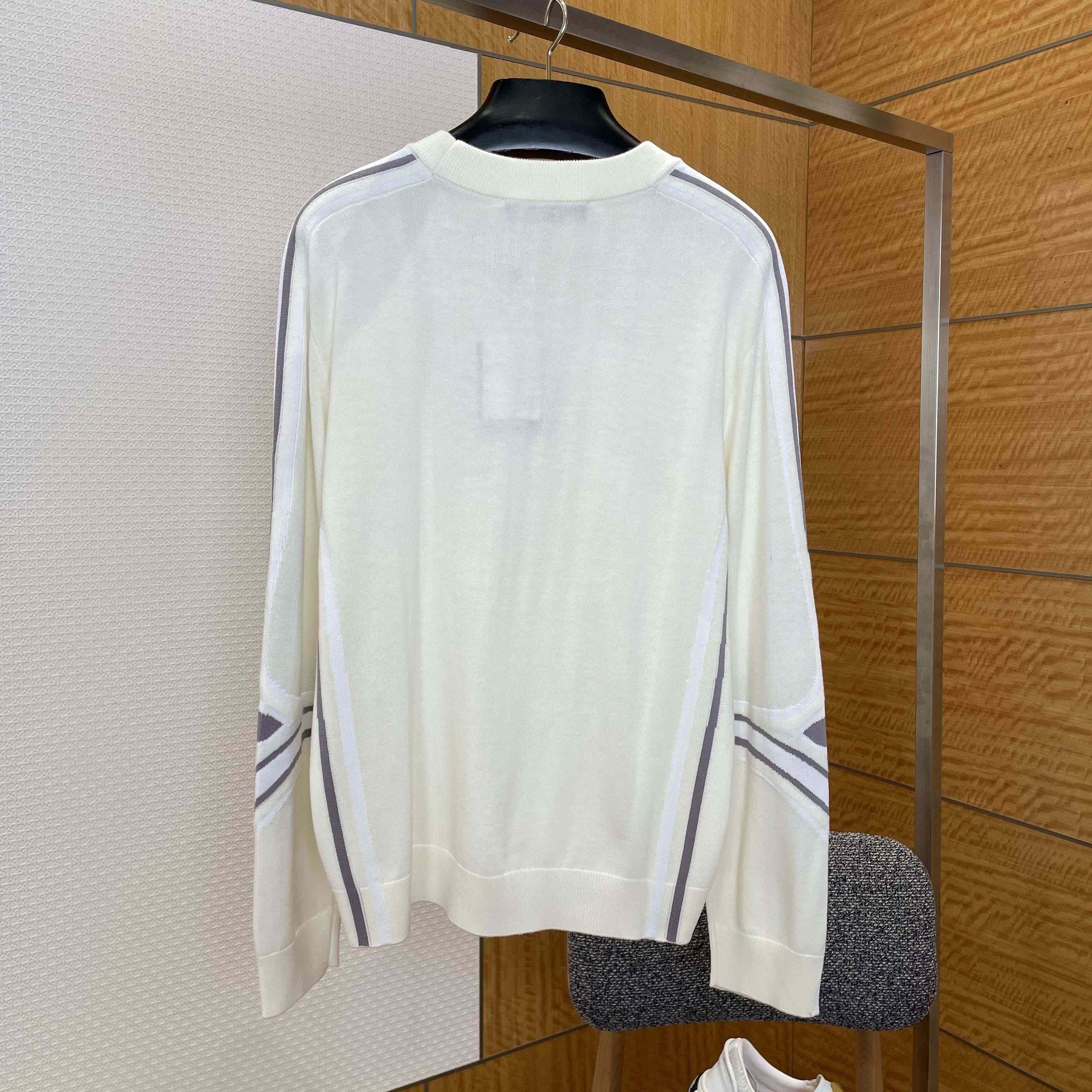 Louis Vuitton Graphic Knitted Crewneck    1AJBW1 - DesignerGu