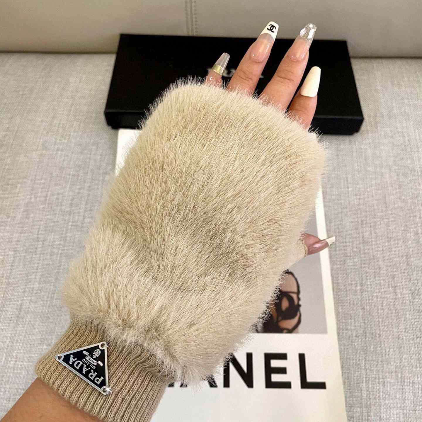 Prada Women's Gloves  - DesignerGu