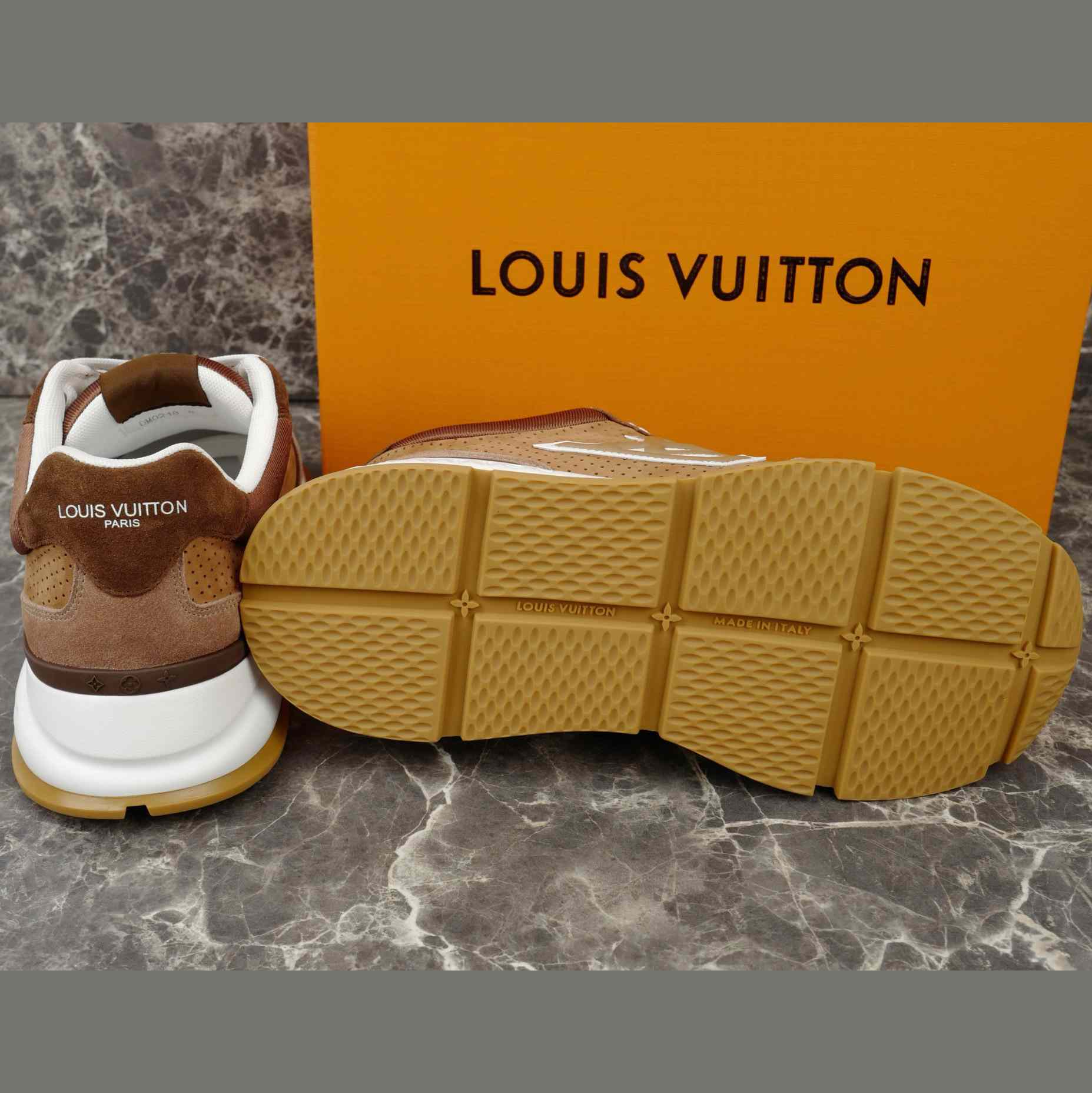 Louis Vuitton LV Classic Sneaker   1AIOJ3 - DesignerGu