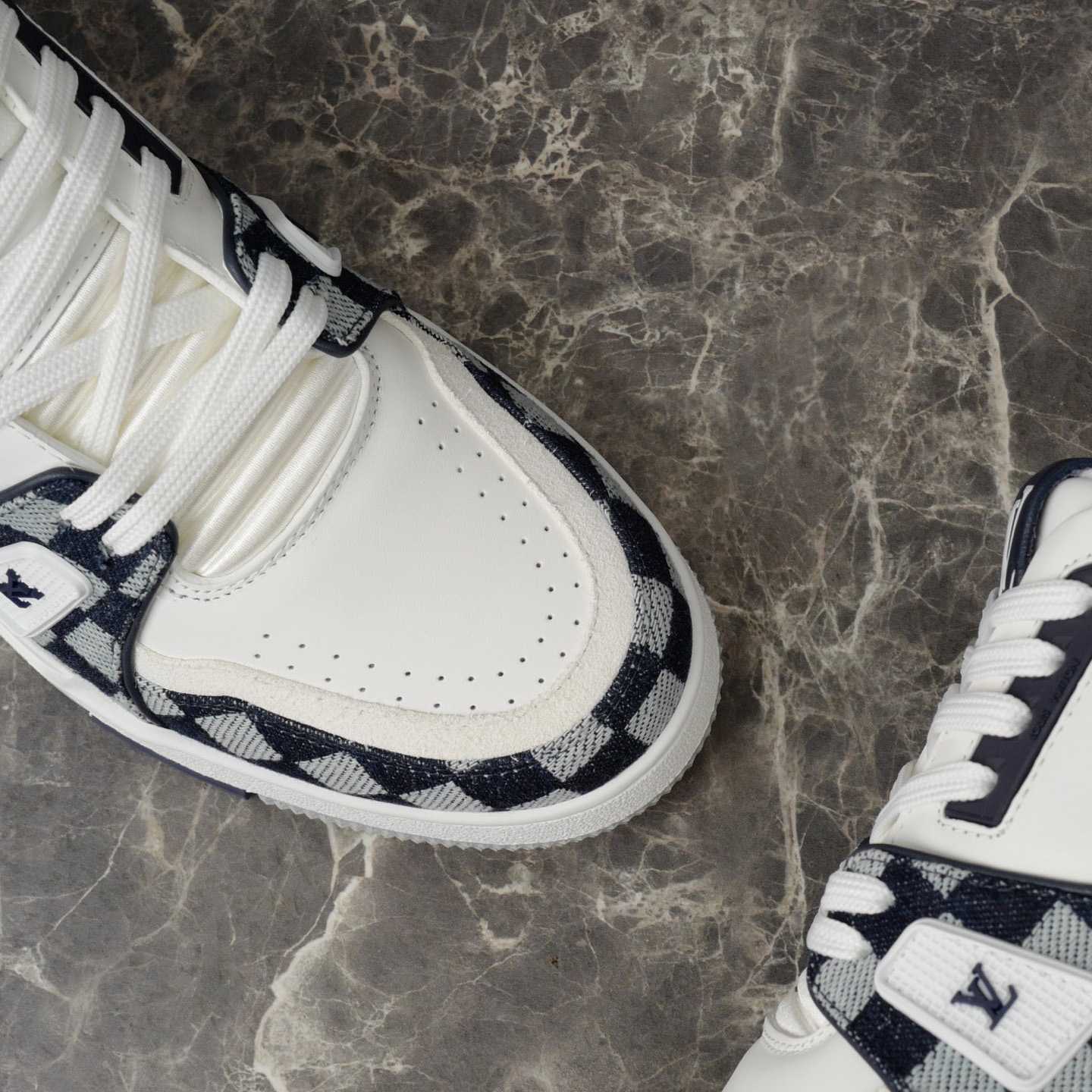 Louis Vuitton LV Trainer Sneaker   1AIKR1 - DesignerGu