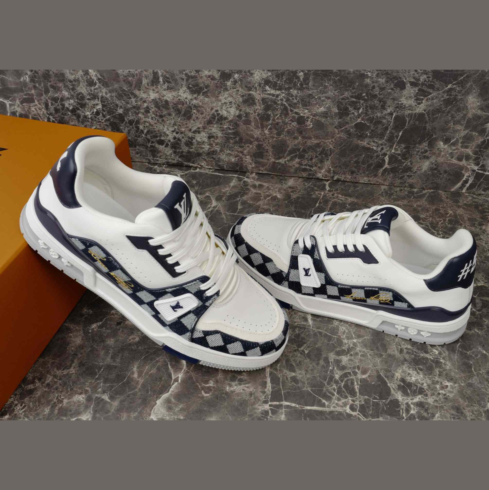 Louis Vuitton LV Trainer Sneaker   1AIKR1 - DesignerGu