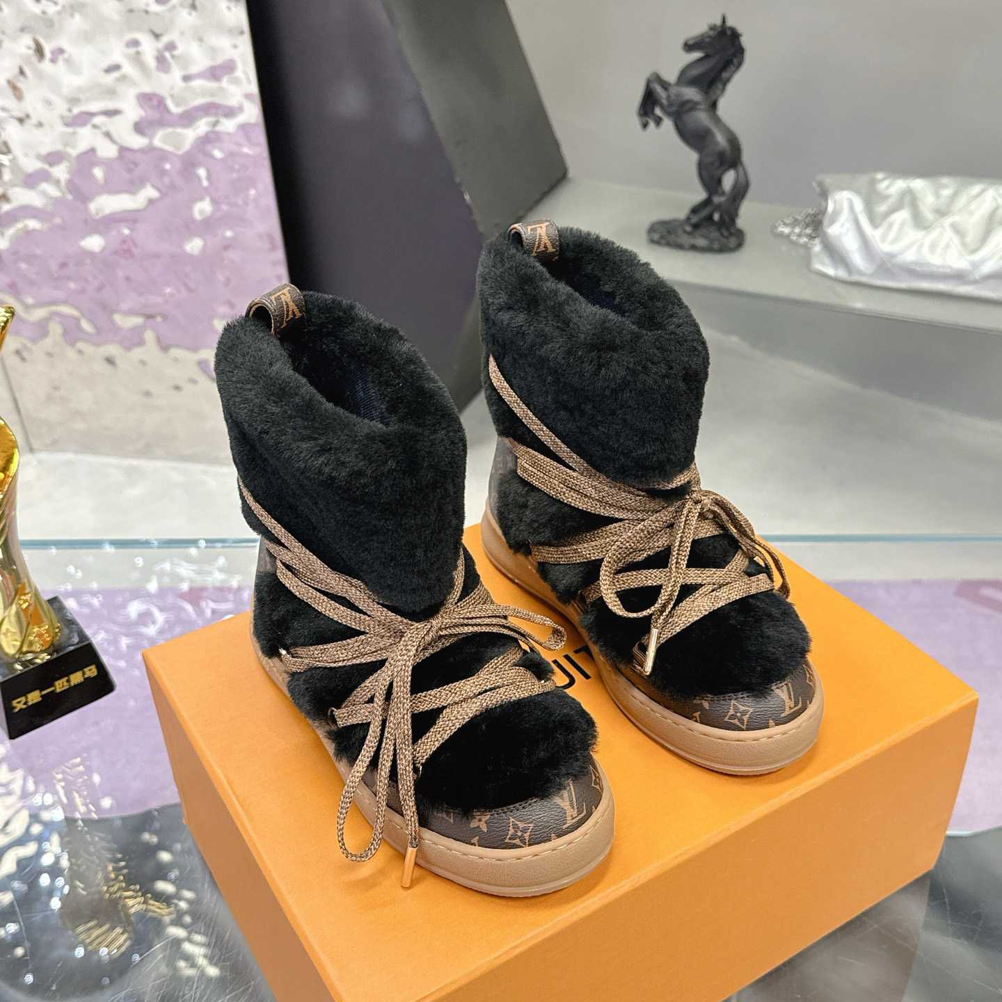 Louis Vuitton LV Cloud Lace-Up Ankle Boot Sneaker  1AIV21 - DesignerGu