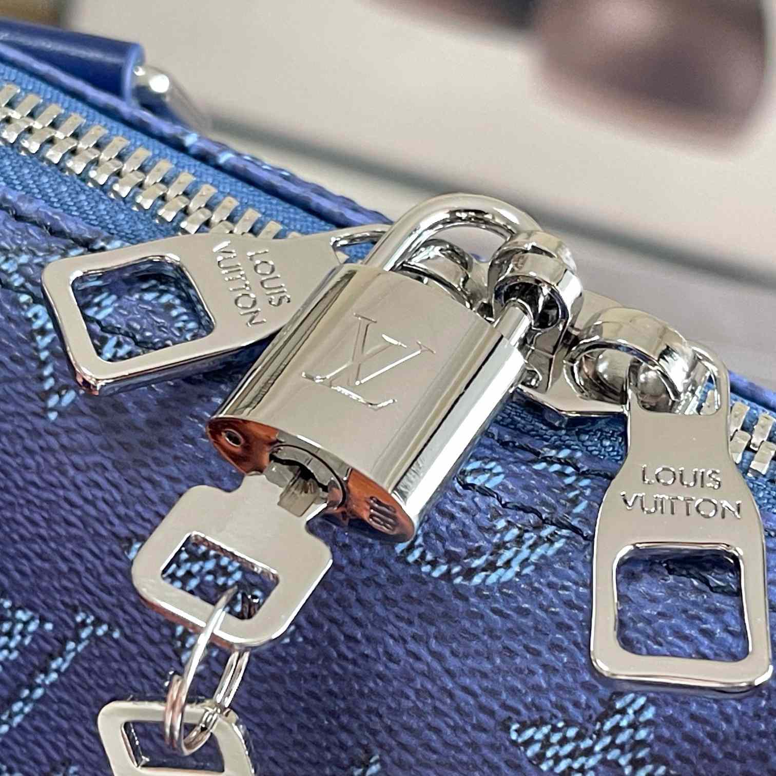 Louis Vuitton Keepall Bandoulière 50   M26864 - DesignerGu