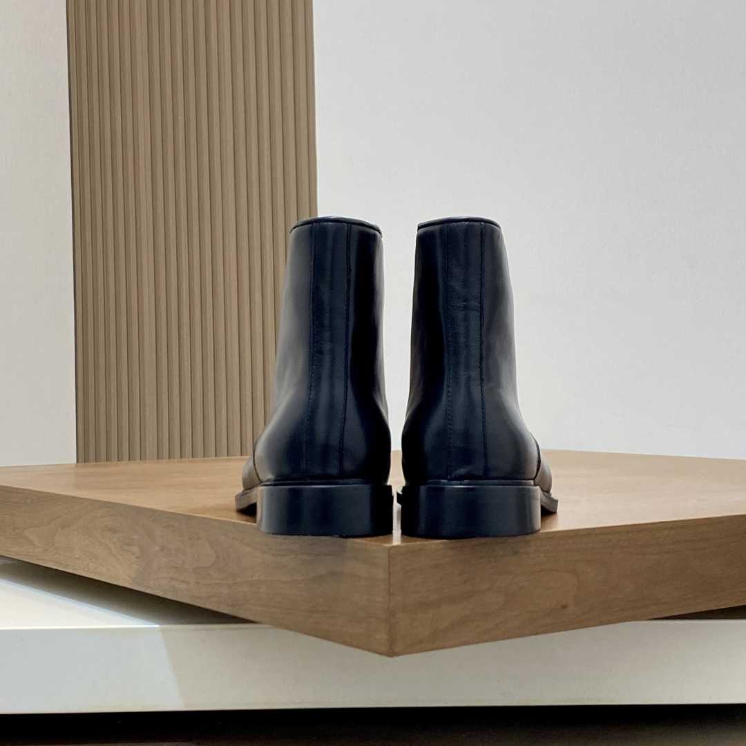 Gucci Men's Leather Lace-Up Boots - DesignerGu