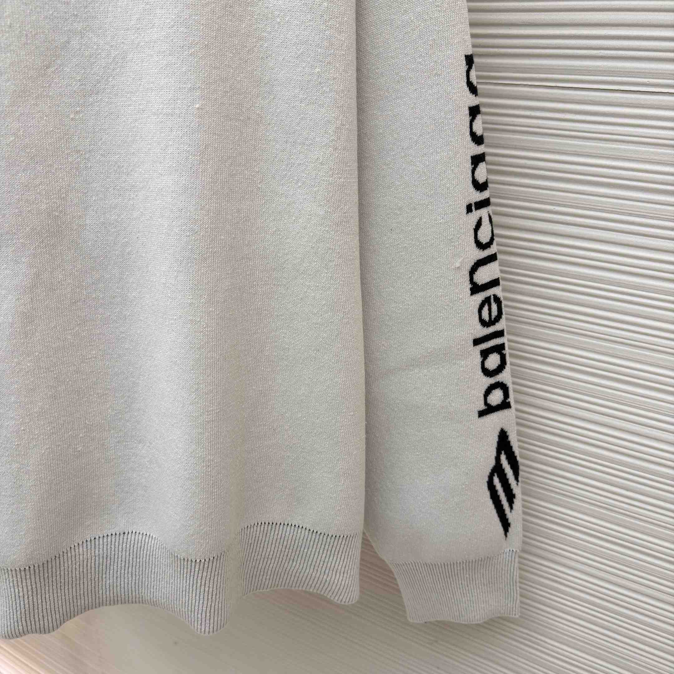 Balenciaga 3B Sports Icon Ski Crewneck In White And Black - DesignerGu
