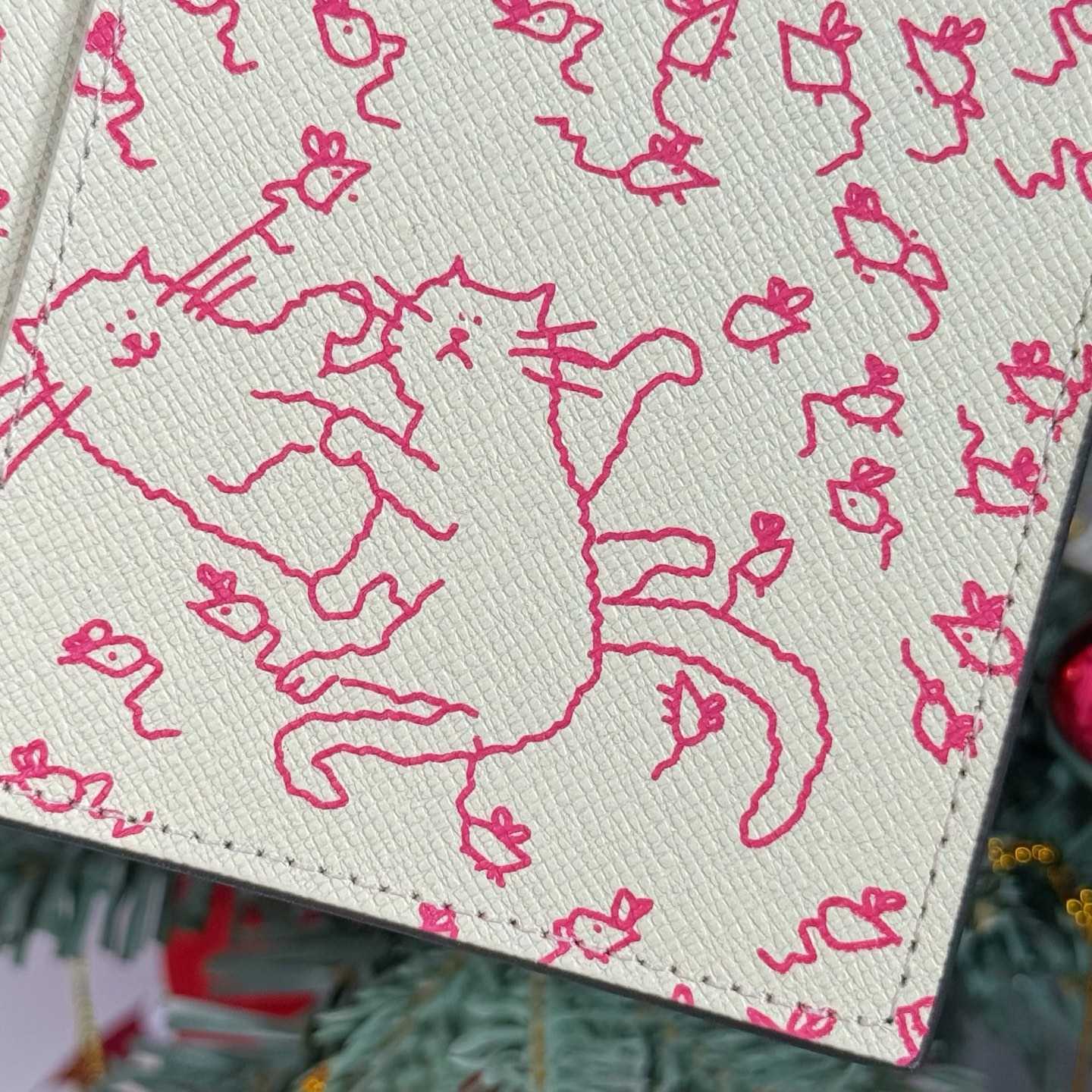 Louis Vuitton Passport Cover   M25753 - DesignerGu