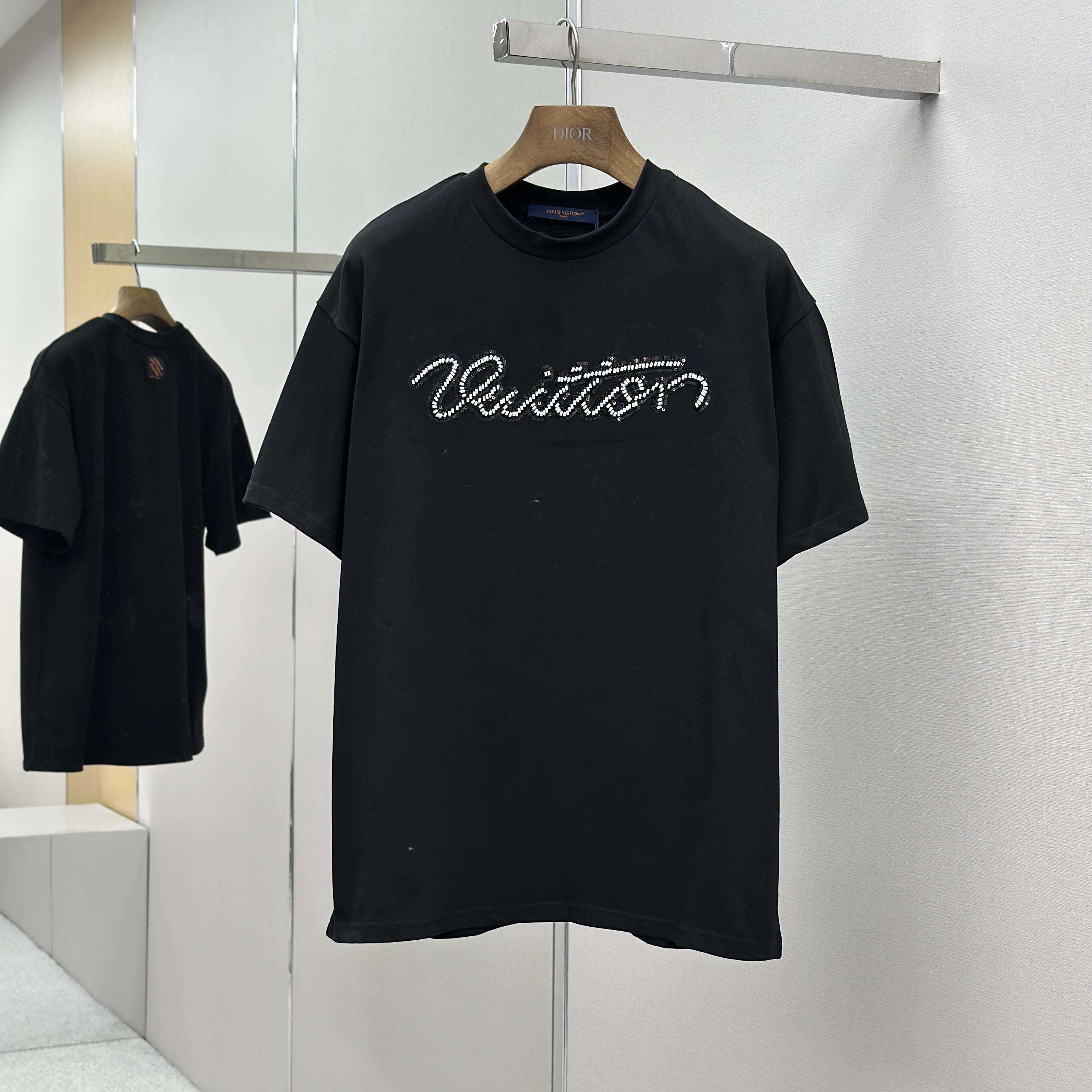 Louis Vuitton Embellished Signature Short-Sleeved T-Shirt   1AJCFH - DesignerGu