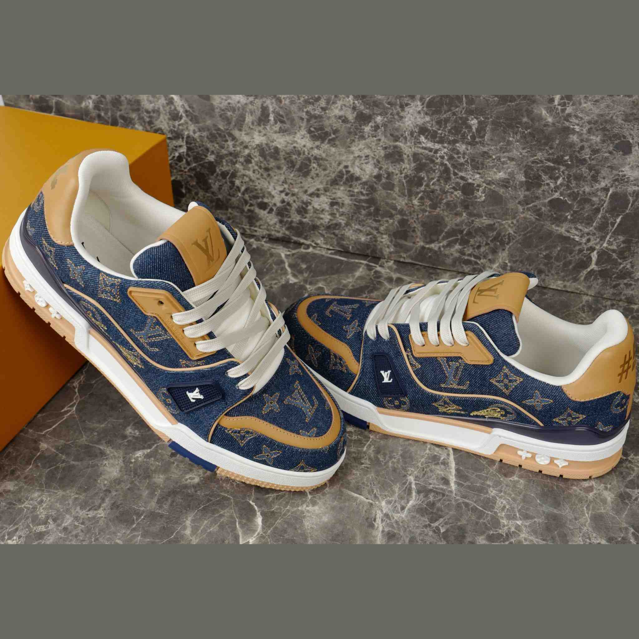 Louis Vuitton LV Trainer Sneaker   1AJ354 - DesignerGu