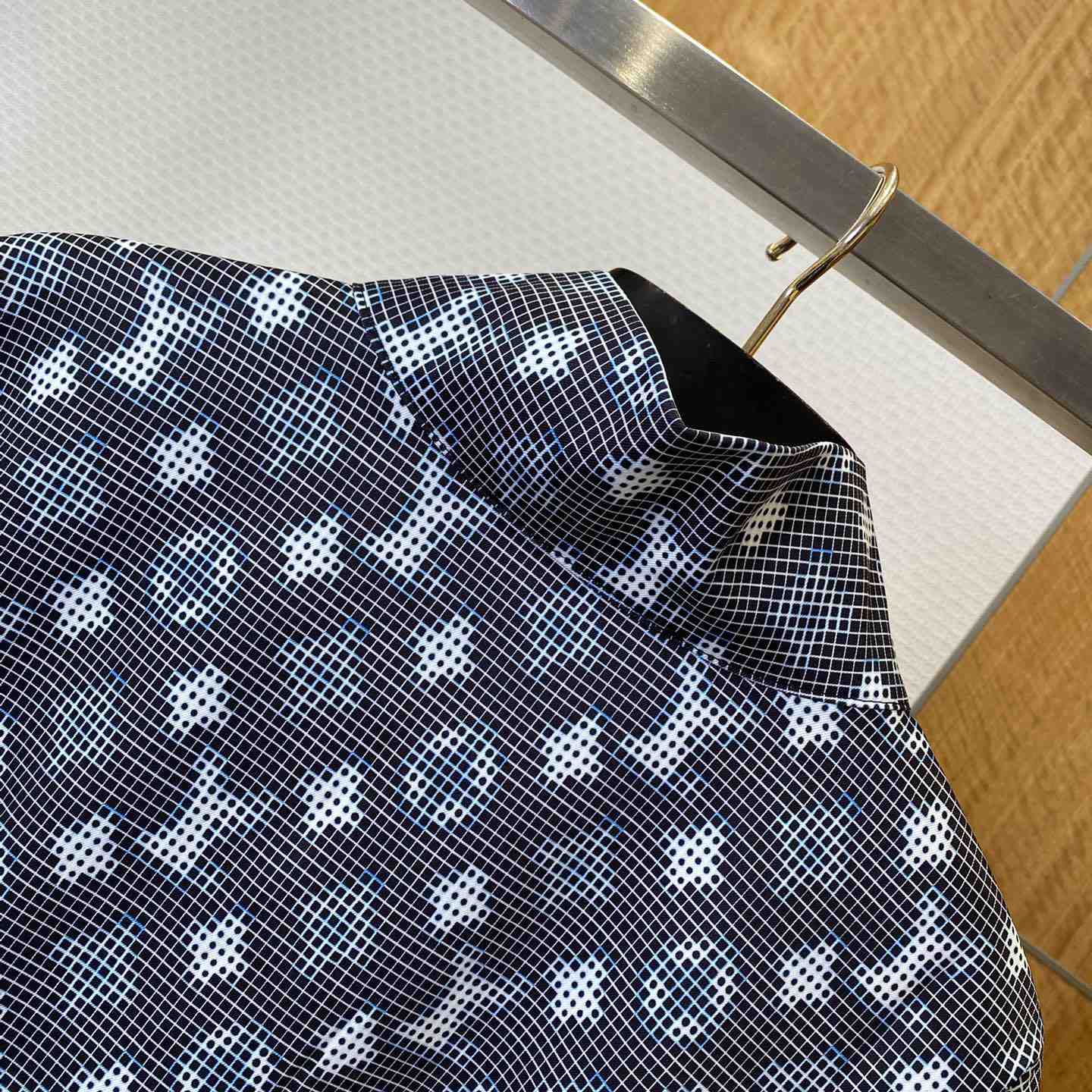 Louis Vuitton Monogram Technical Long-Sleeved T-Shirt   1AJCDC - DesignerGu