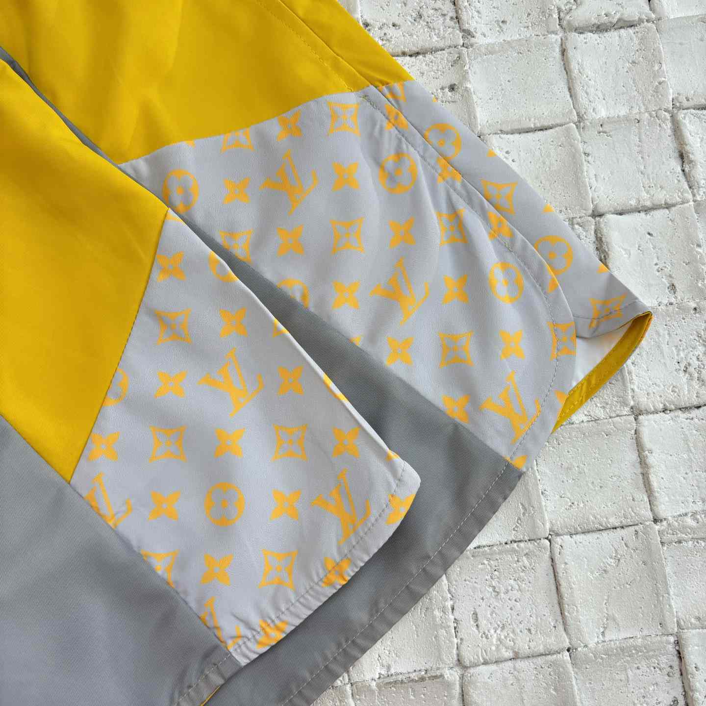 Louis Vuitton Monogram Track Shorts   1AHVQR - DesignerGu