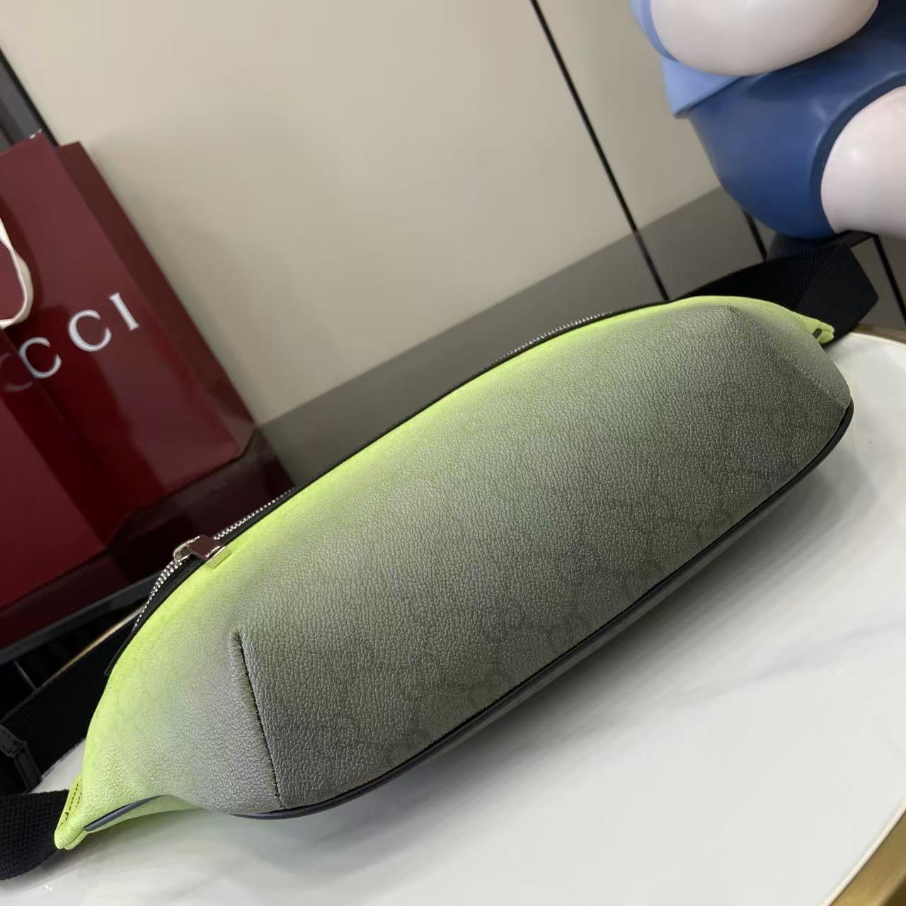 Gucci Chroma Large Belt Bag - DesignerGu