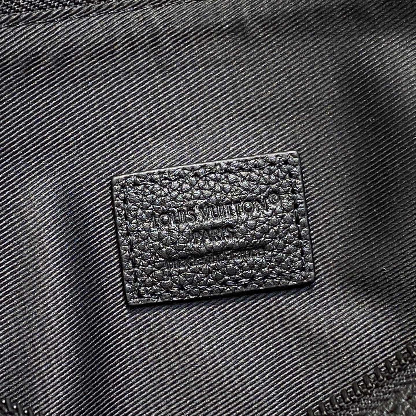 Louis Vuitton Takeoff Pouch LV Aerogram   M25955 - DesignerGu