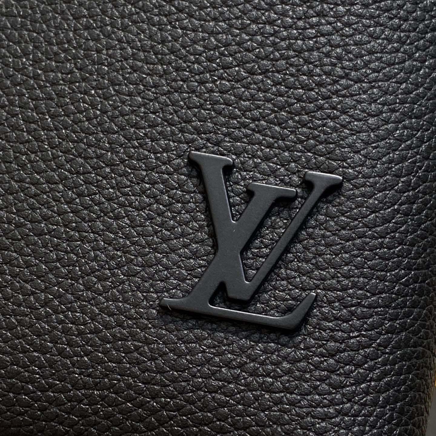 Louis Vuitton Takeoff Pouch LV Aerogram   M25955 - DesignerGu