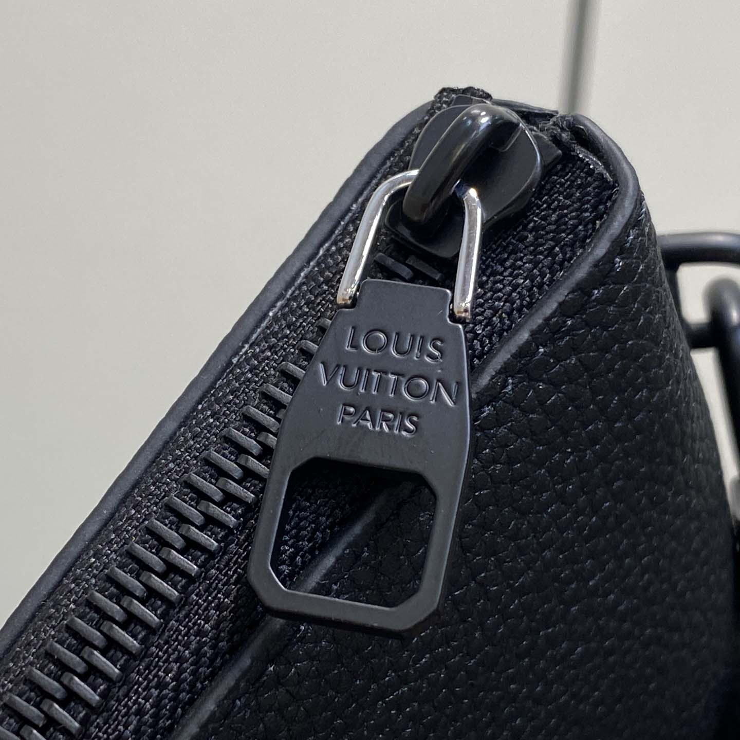 Louis Vuitton Takeoff Pouch LV Aerogram   M25955 - DesignerGu