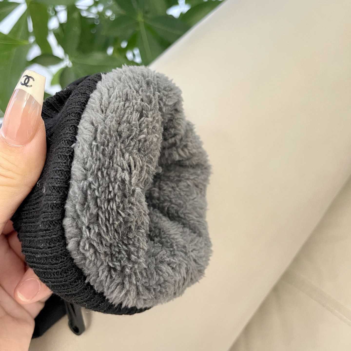 The North Face Men's Gloves - DesignerGu
