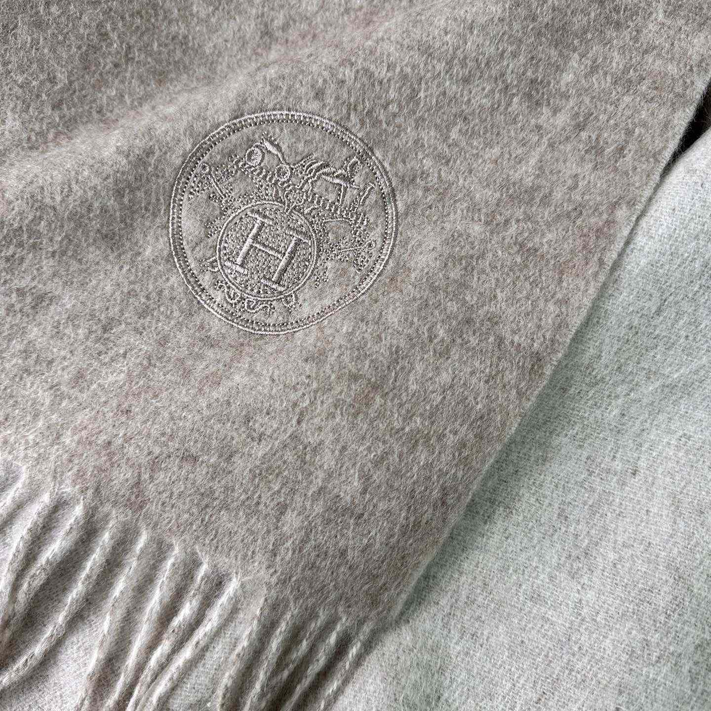 Hermès double-sided cashwool scarf - DesignerGu