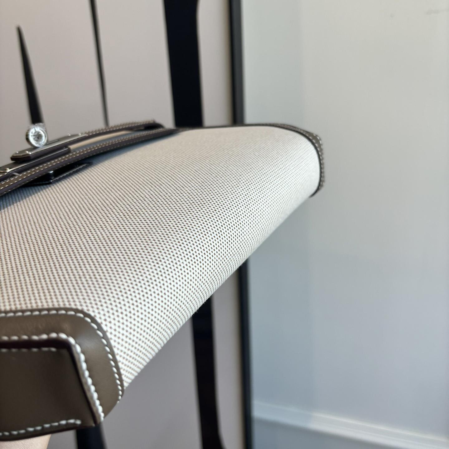 Hermes Kelly Depeches 25 Pouch - DesignerGu