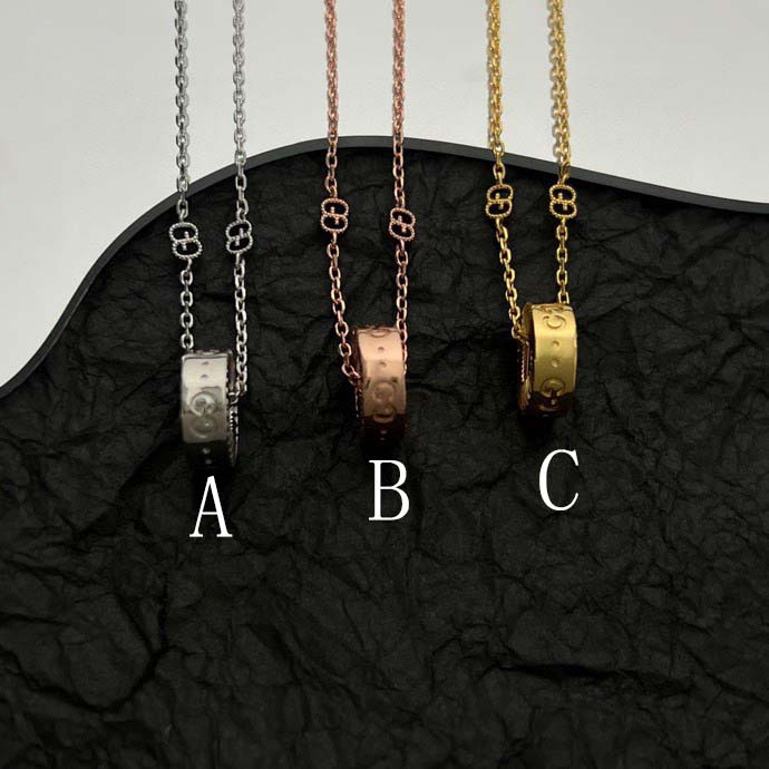 Gucci Icon Round Heart Cut Out Pendant - DesignerGu