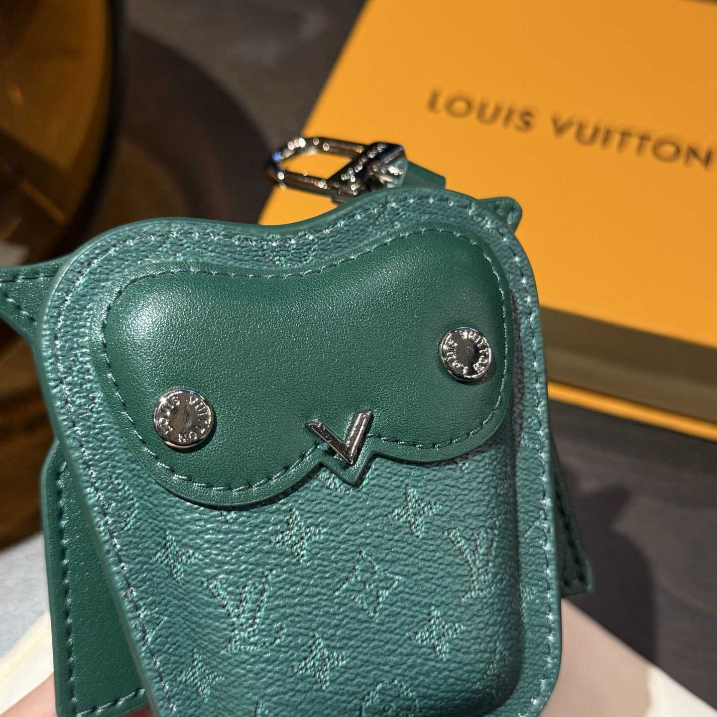 Louis Vuitton LV Owl Bag Charm S00 - DesignerGu