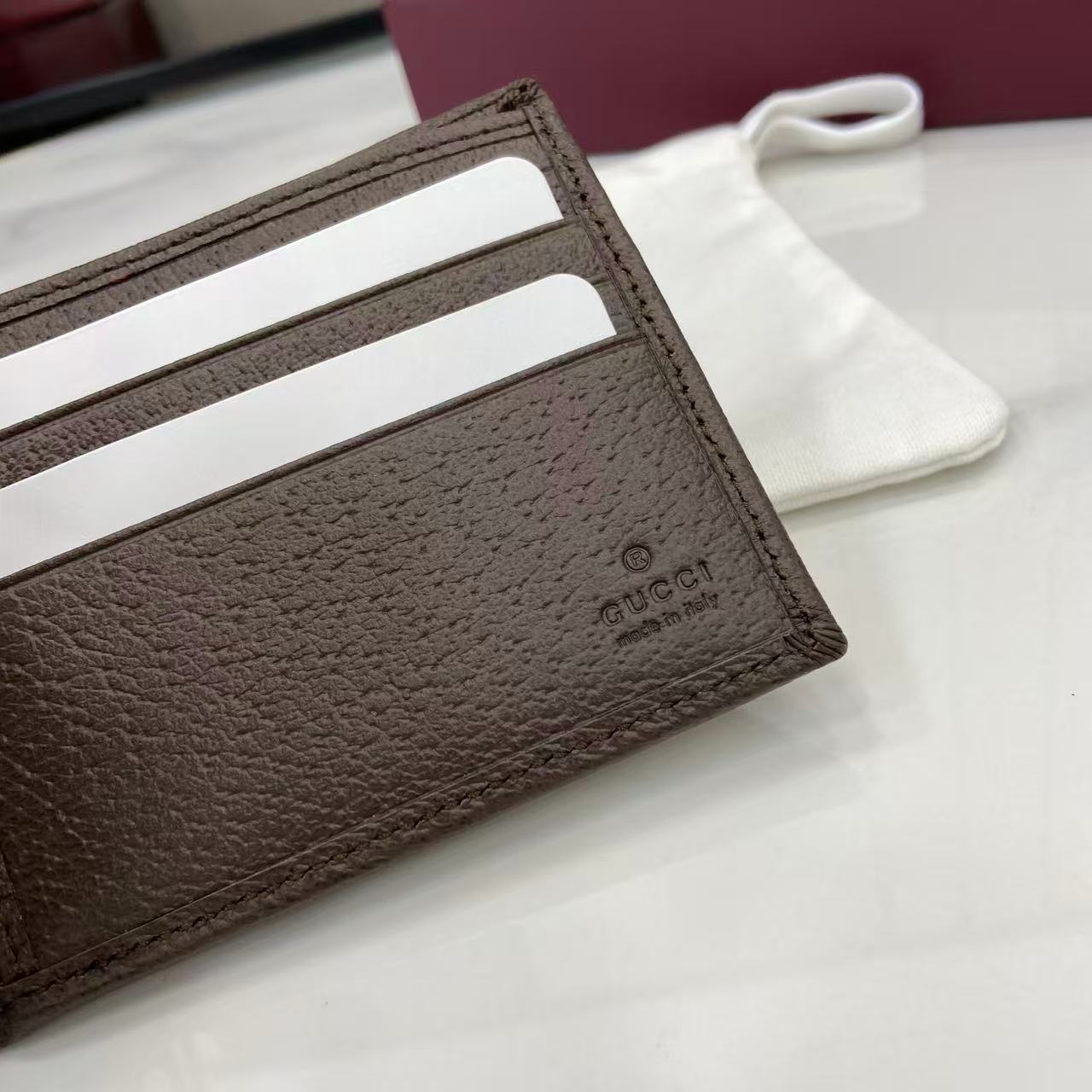 Gucci GG Bi-fold Wallet - DesignerGu