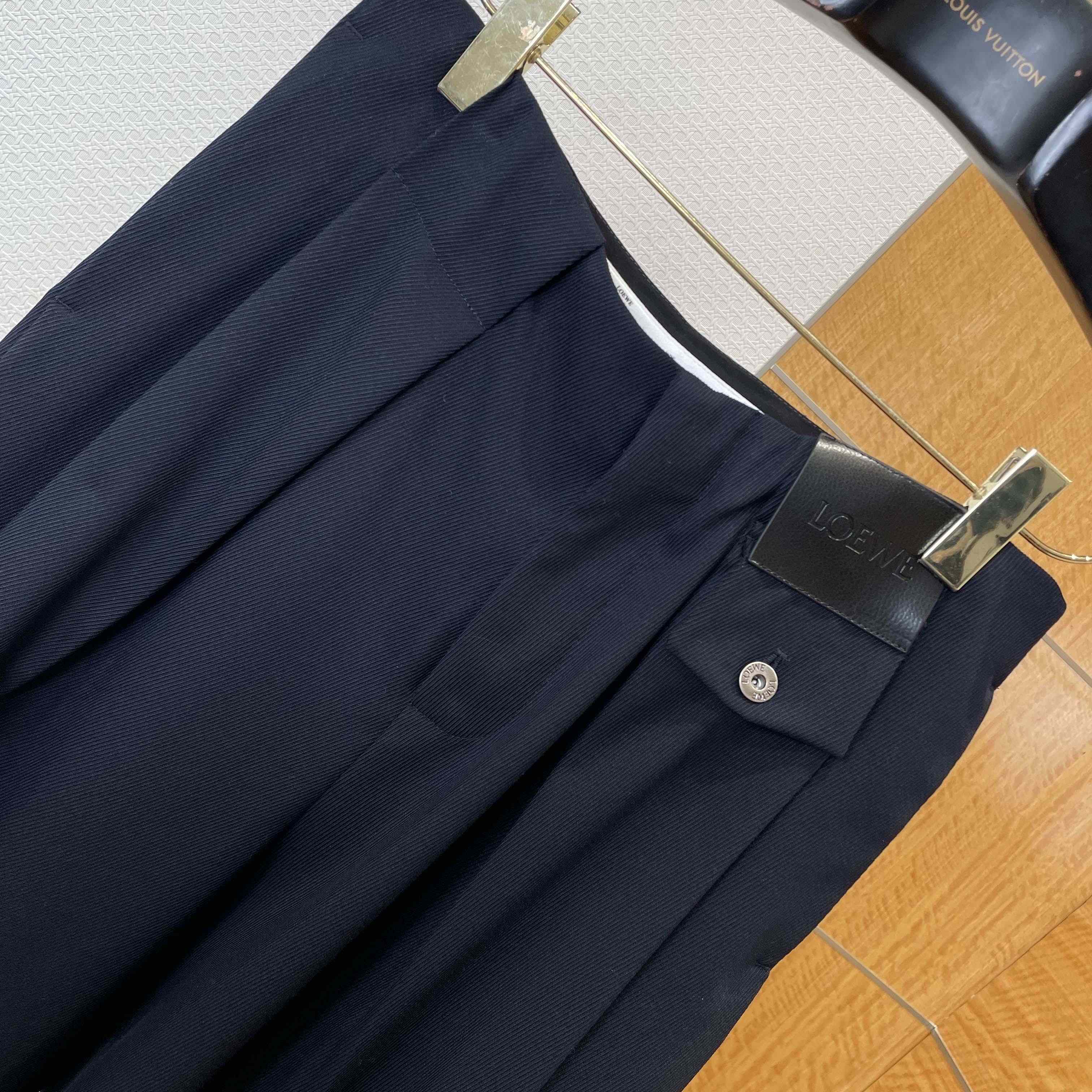 Loewe Trousers In Wool - DesignerGu