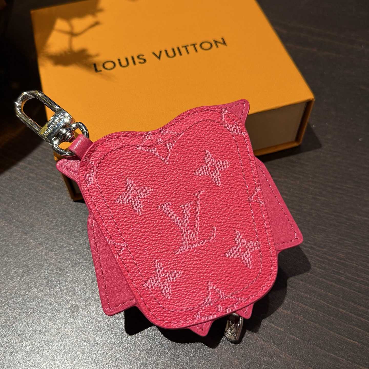 Louis Vuitton LV Owl Bag Charm S00 - DesignerGu