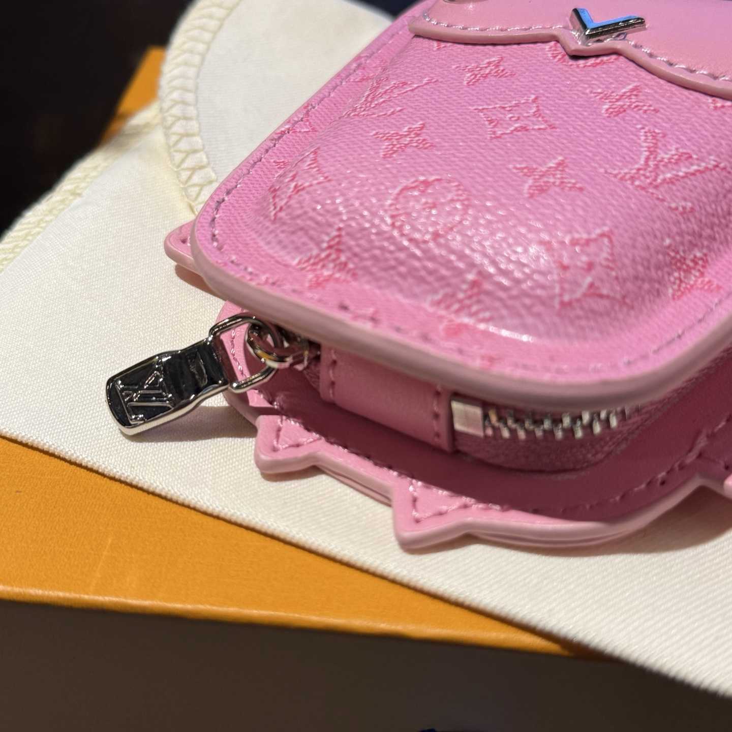 Louis Vuitton LV Owl Bag Charm S00 - DesignerGu