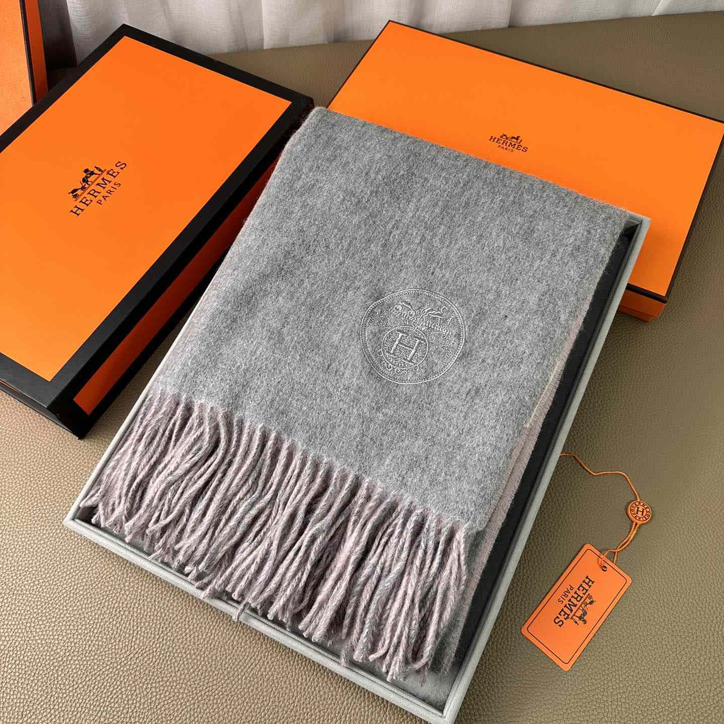 Hermès double-sided cashwool scarf - DesignerGu