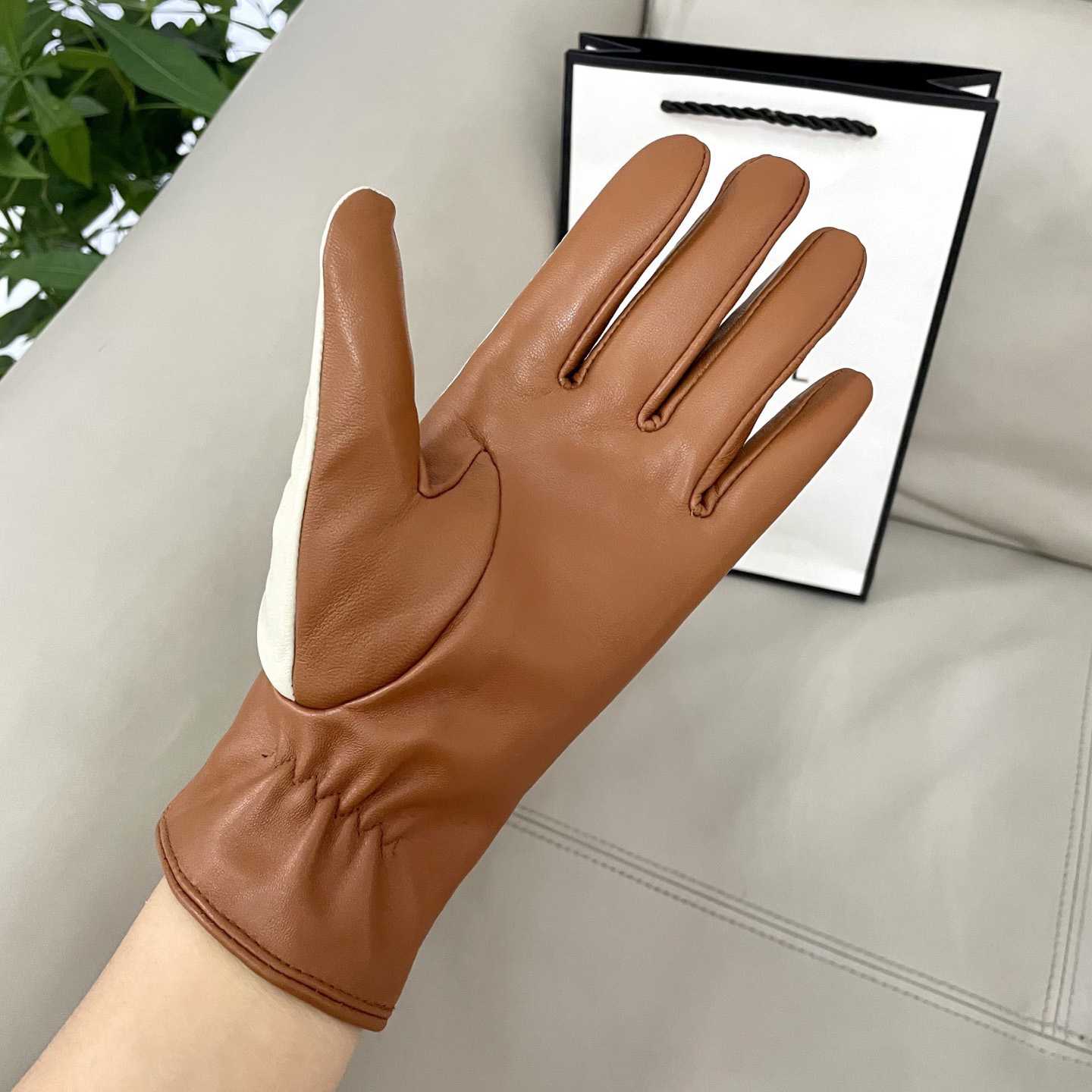 Prada Women's Gloves - DesignerGu