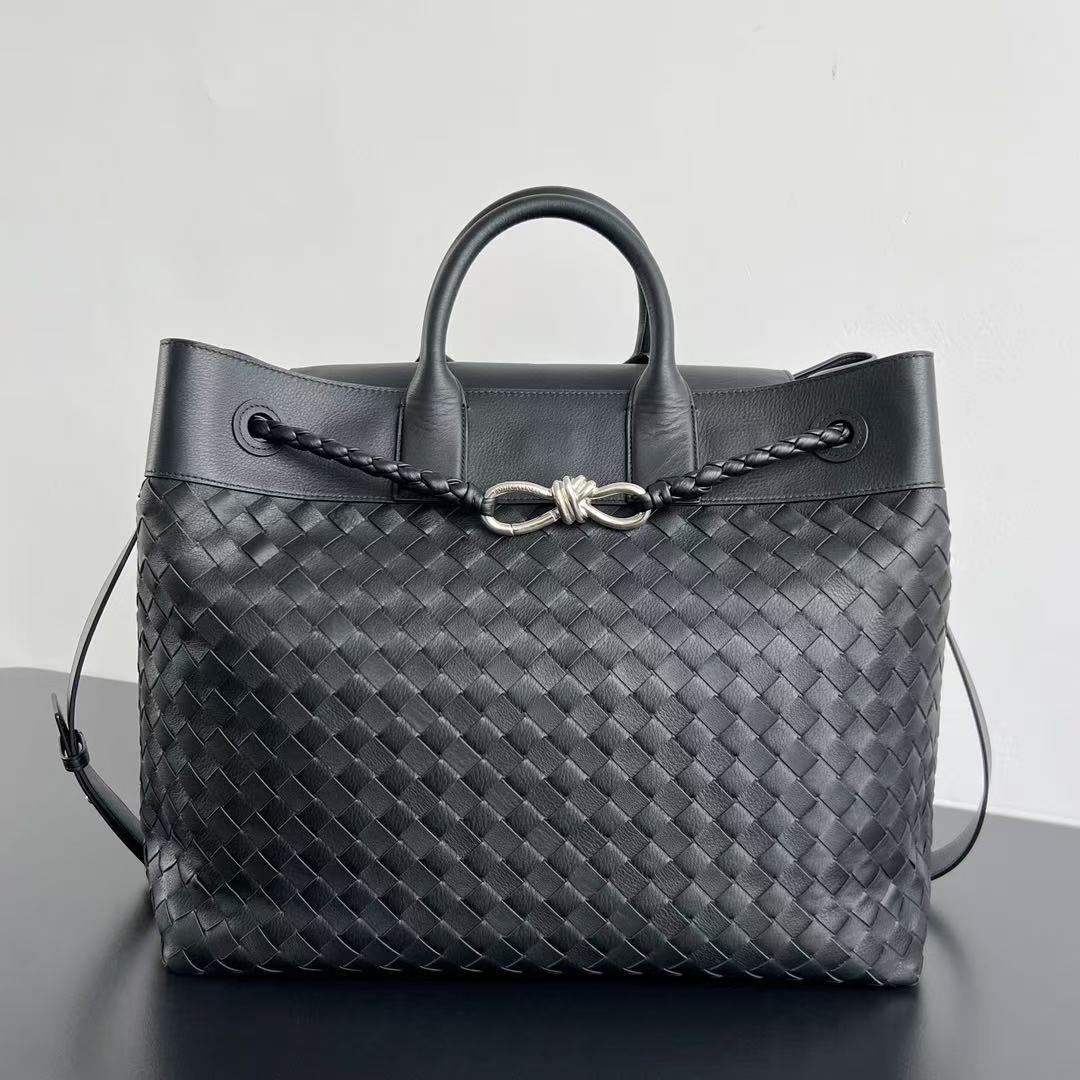 Bottega Veneta Andiamo   43*39*20cm - DesignerGu