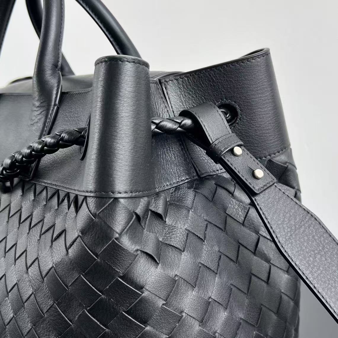 Bottega Veneta Andiamo   43*39*20cm - DesignerGu