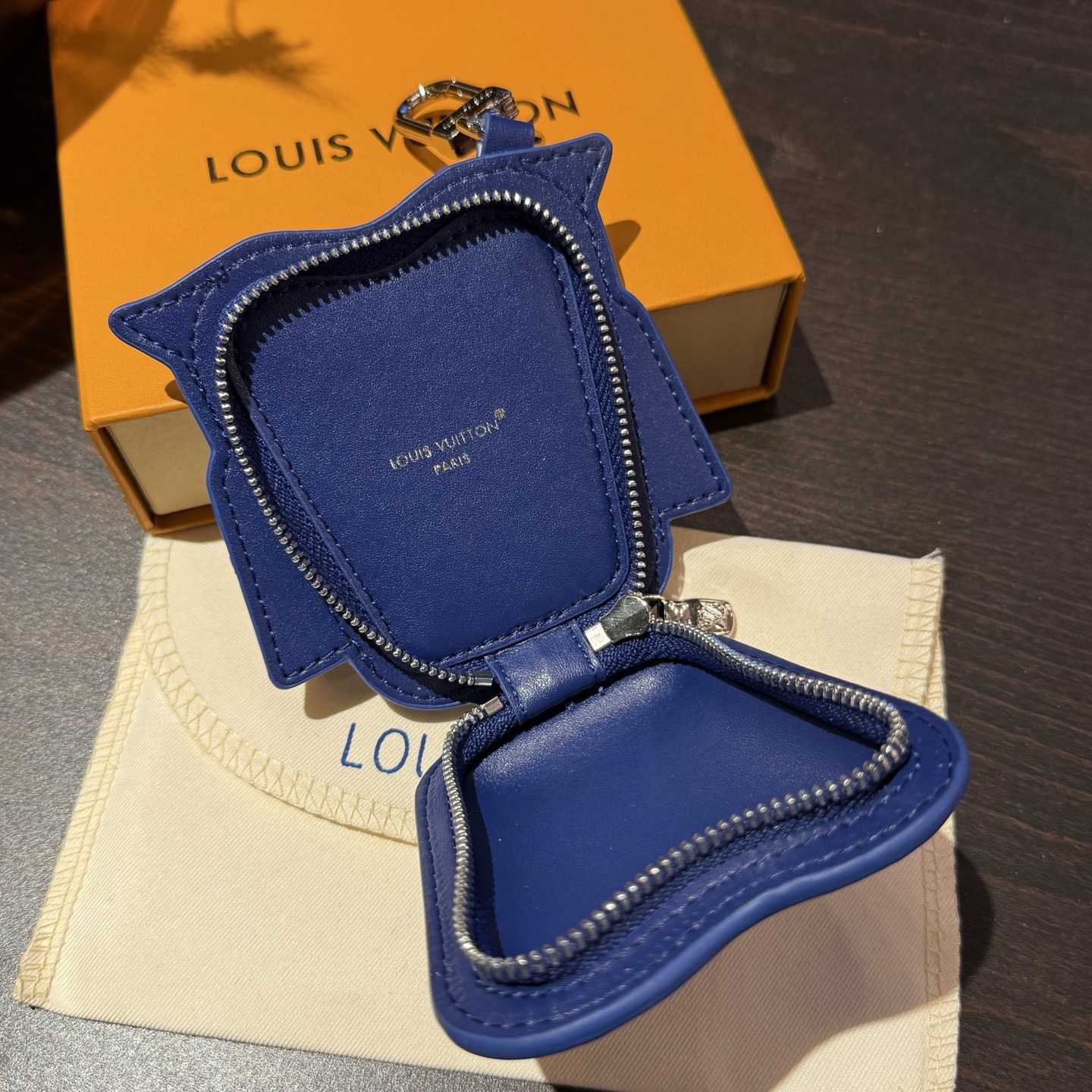 Louis Vuitton LV Owl Bag Charm S00 - DesignerGu
