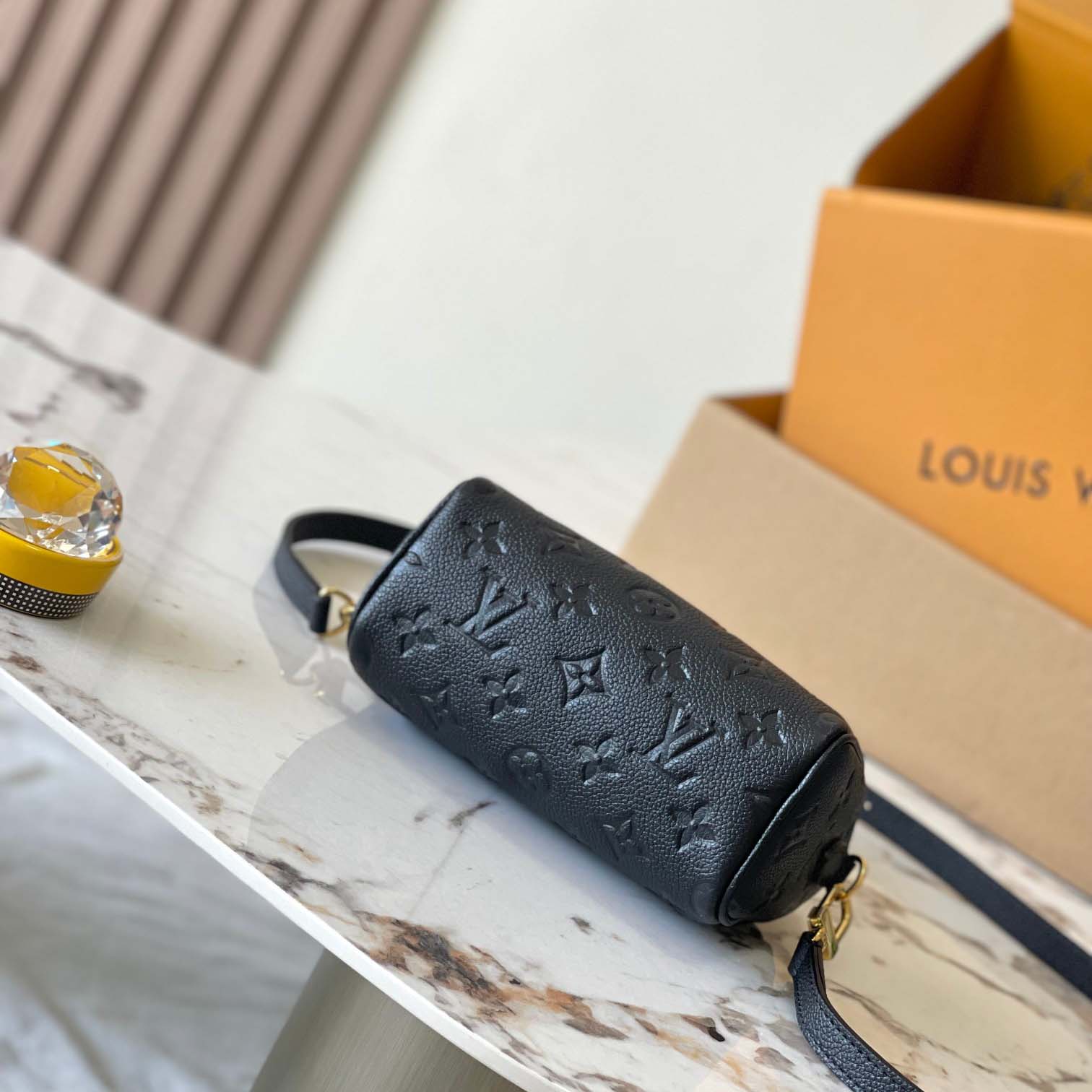 Louis Vuitton Nano Speedy   M82450 - DesignerGu