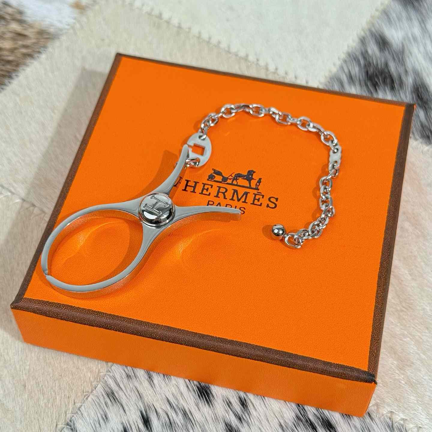 Hermès Filou Glove Clip - DesignerGu