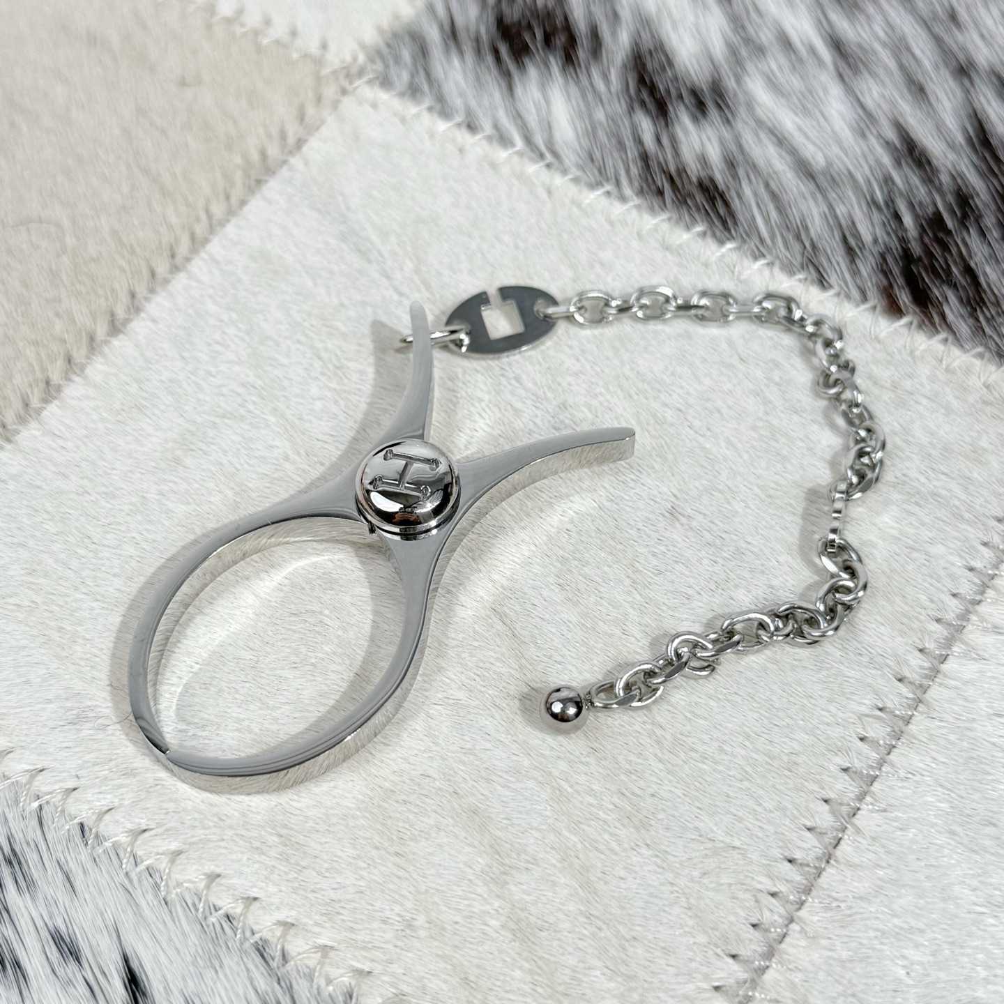 Hermès Filou Glove Clip - DesignerGu