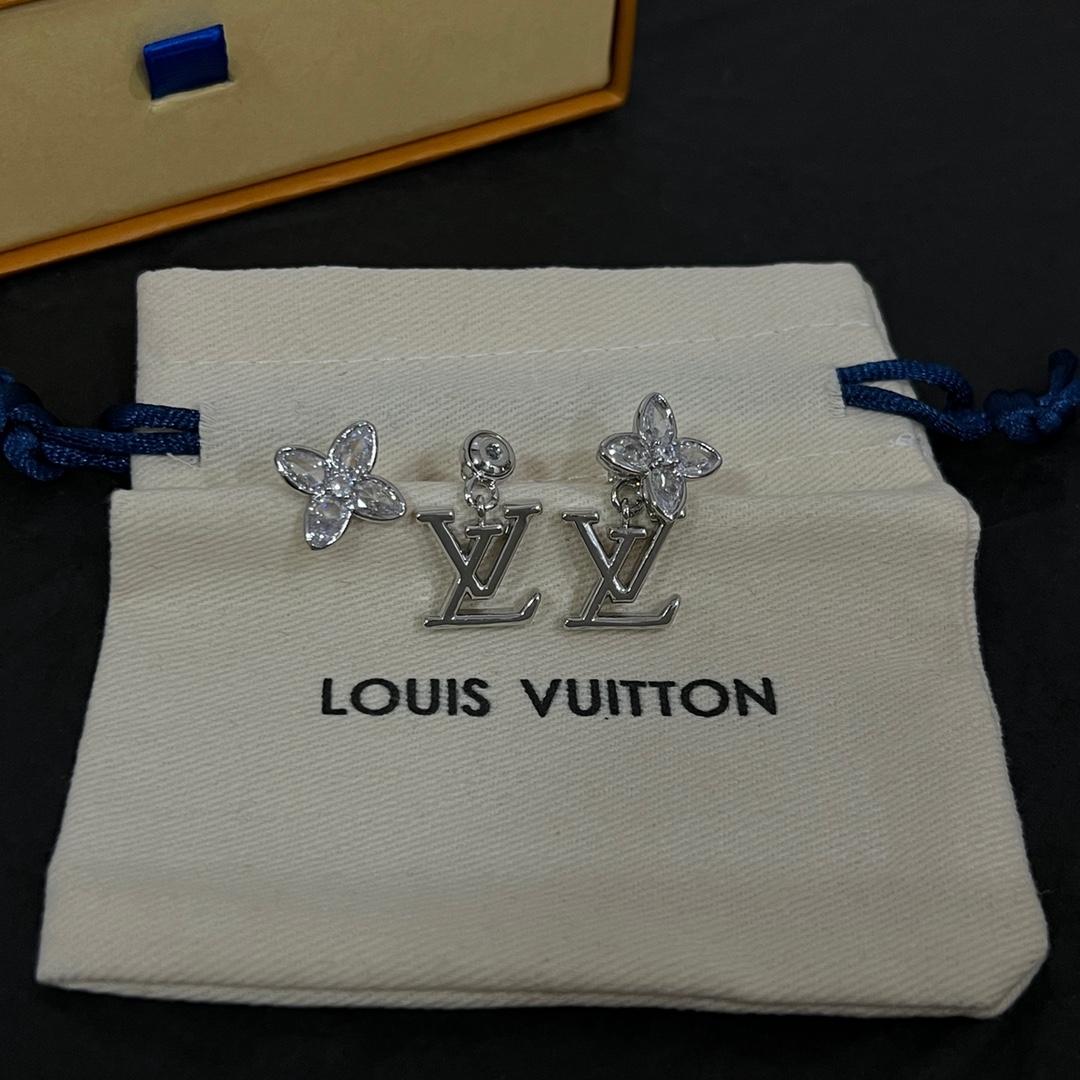 Louis Vuitton Earrings  - DesignerGu