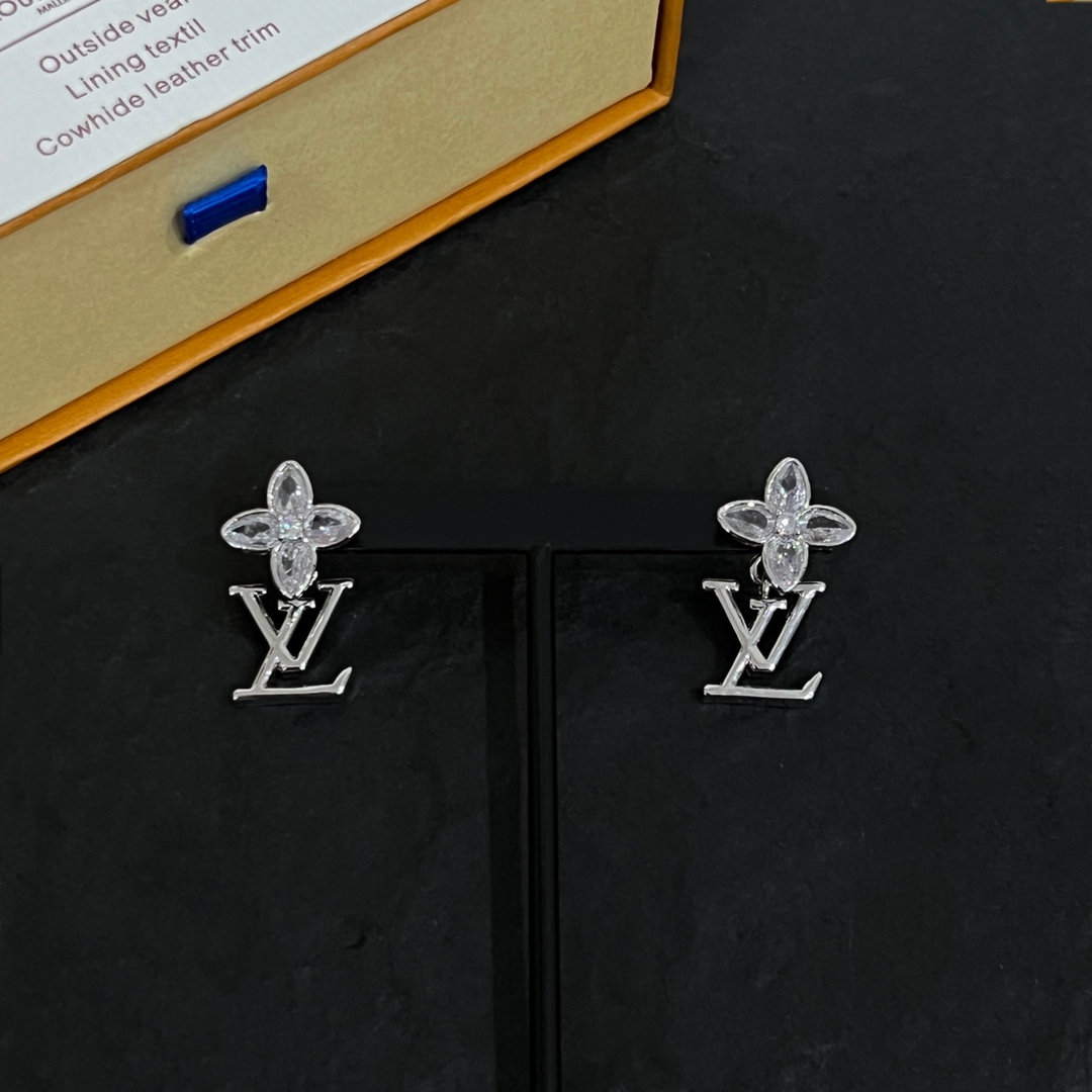 Louis Vuitton Earrings  - DesignerGu