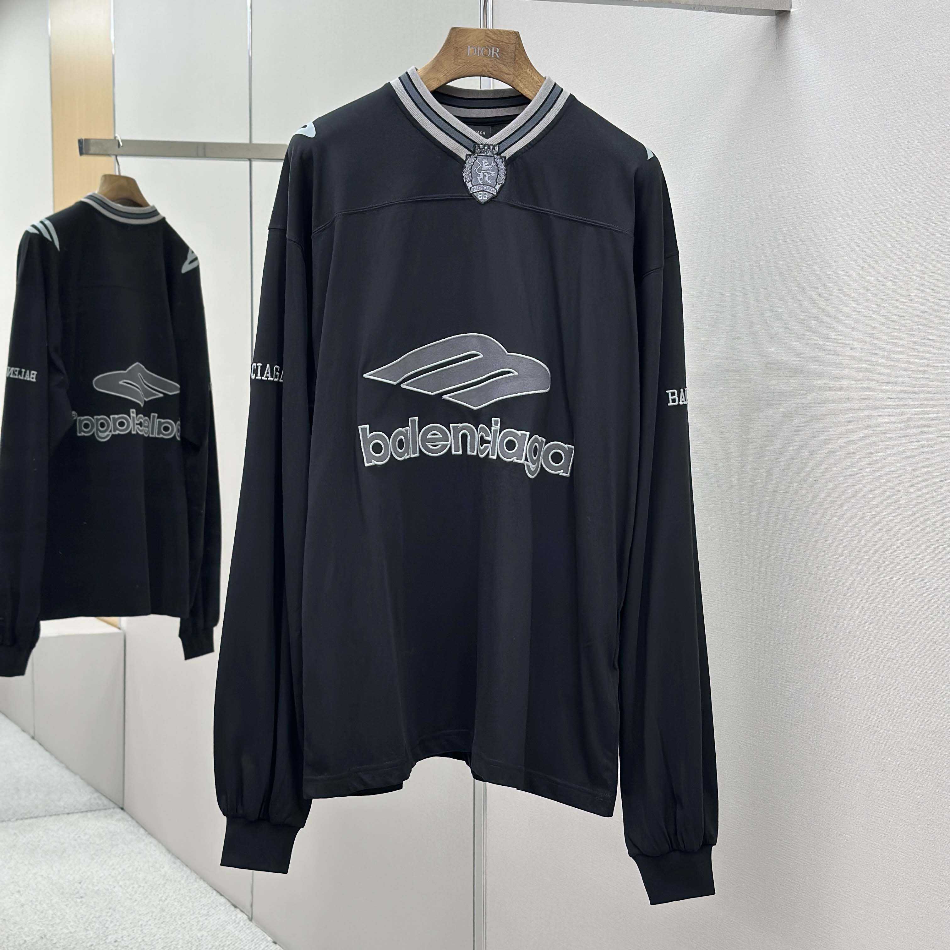 Balenciaga 3B Football Long Sleeve V-Neck T-Shirt In Black - DesignerGu