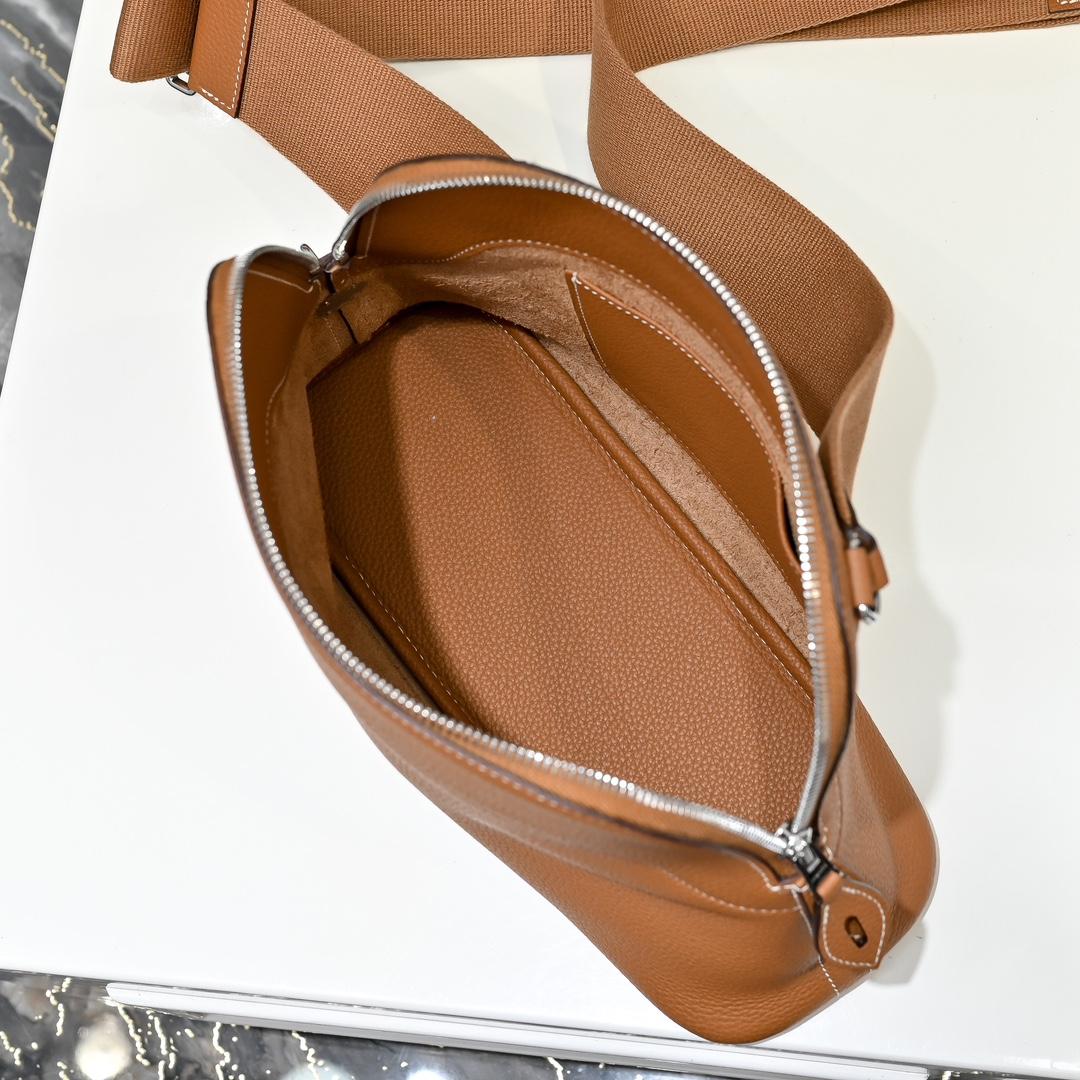 Hermès Bolide Messenger Bag - DesignerGu