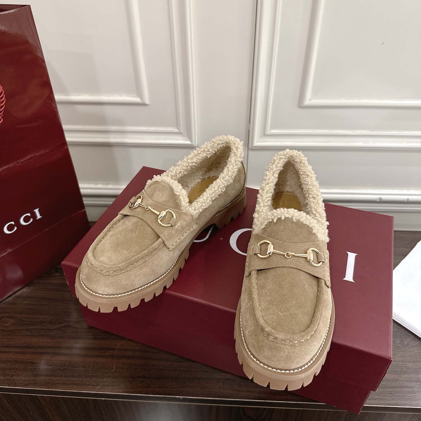 Gucci Women's Loafer With Horsebit - DesignerGu