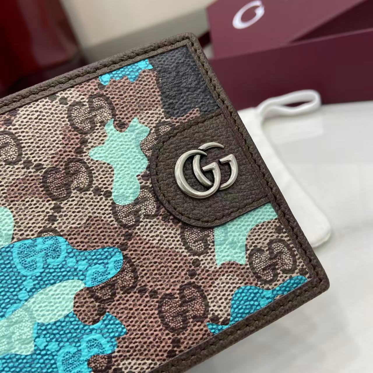 Gucci GG Bi-fold Wallet - DesignerGu