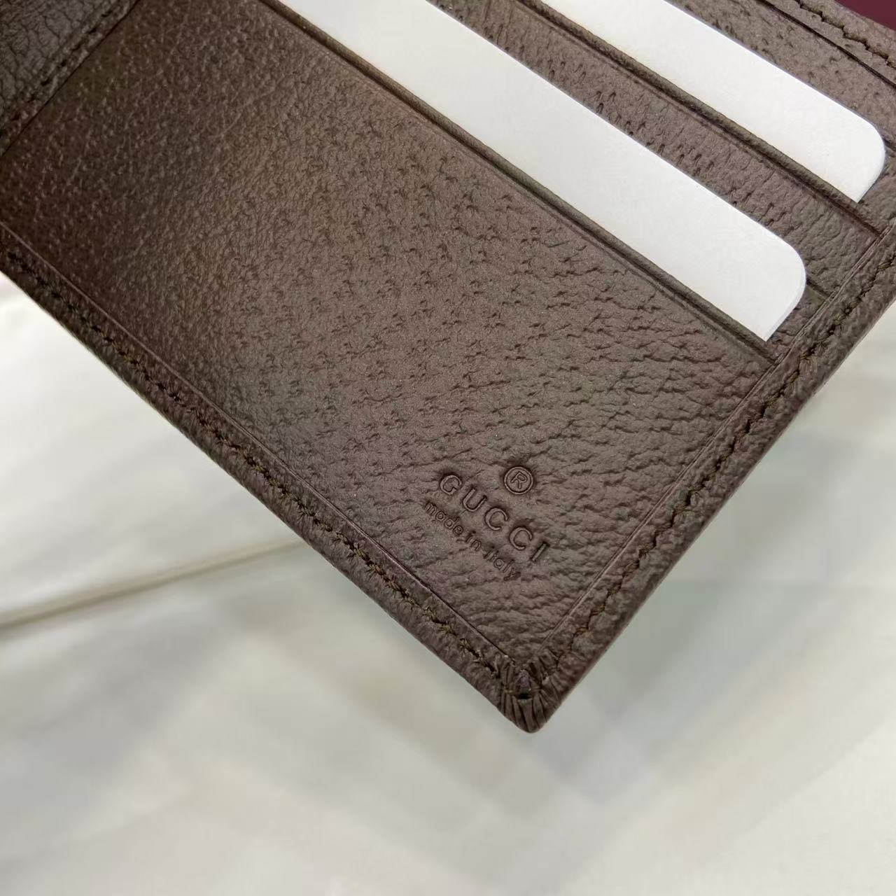 Gucci GG Bi-fold Wallet - DesignerGu