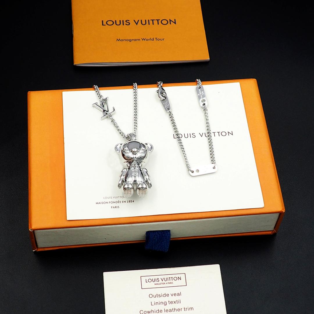 Louis Vuitton LV Louis Medium Charm S00  - DesignerGu