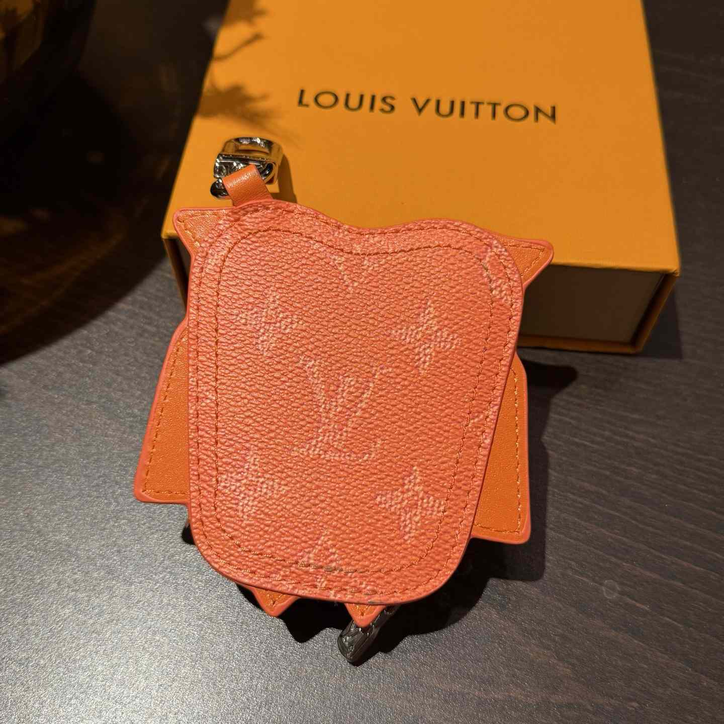 Louis Vuitton LV Owl Bag Charm S00 - DesignerGu