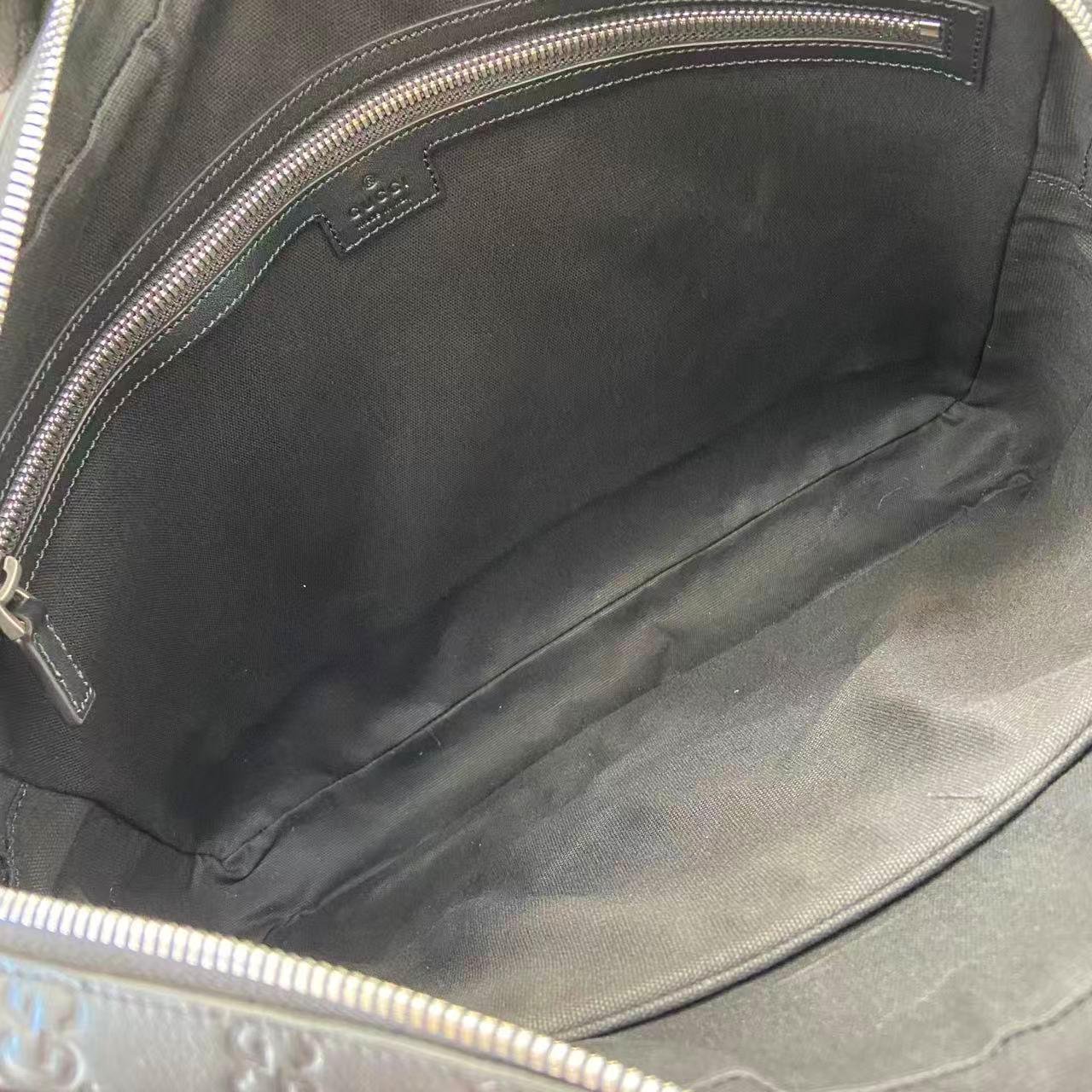 Gucci  GG Emblem Large Briefcase 850222 - DesignerGu