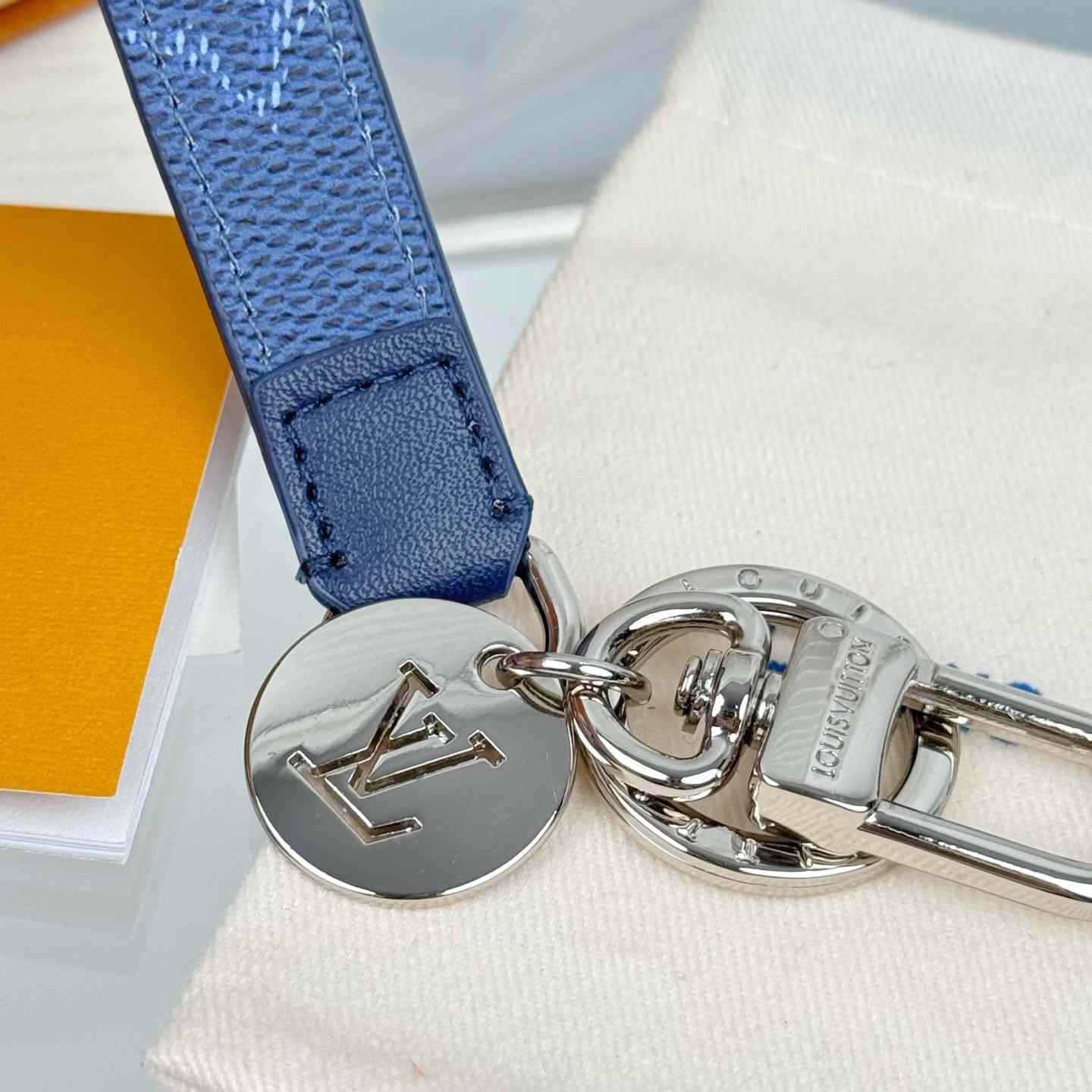 Louis Vuitton LV Slim Dragonne Key Holder and Bag Charm S00  - DesignerGu