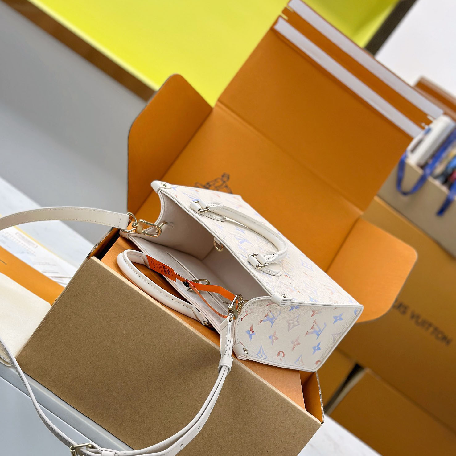 Louis Vuitton OnTheGo PM M25770 - DesignerGu