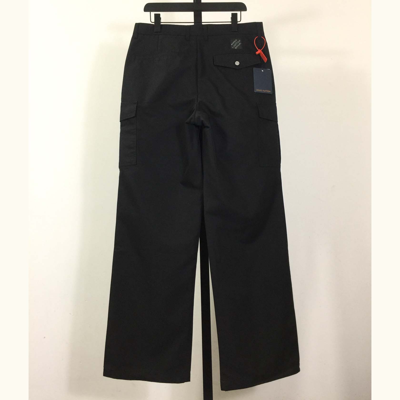 Louis Vuitton Signature Cargo Pants - DesignerGu